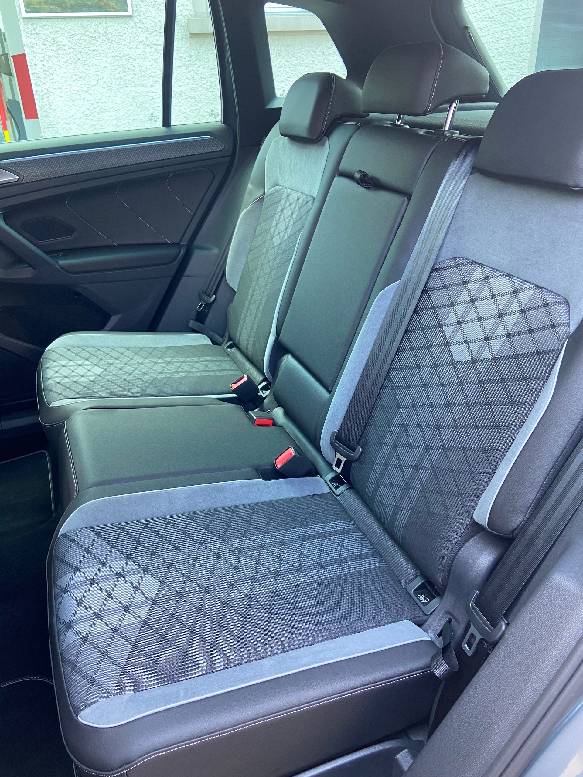 VW Tiguan 2.0TSI R-Line 4Motion DSG-image-9