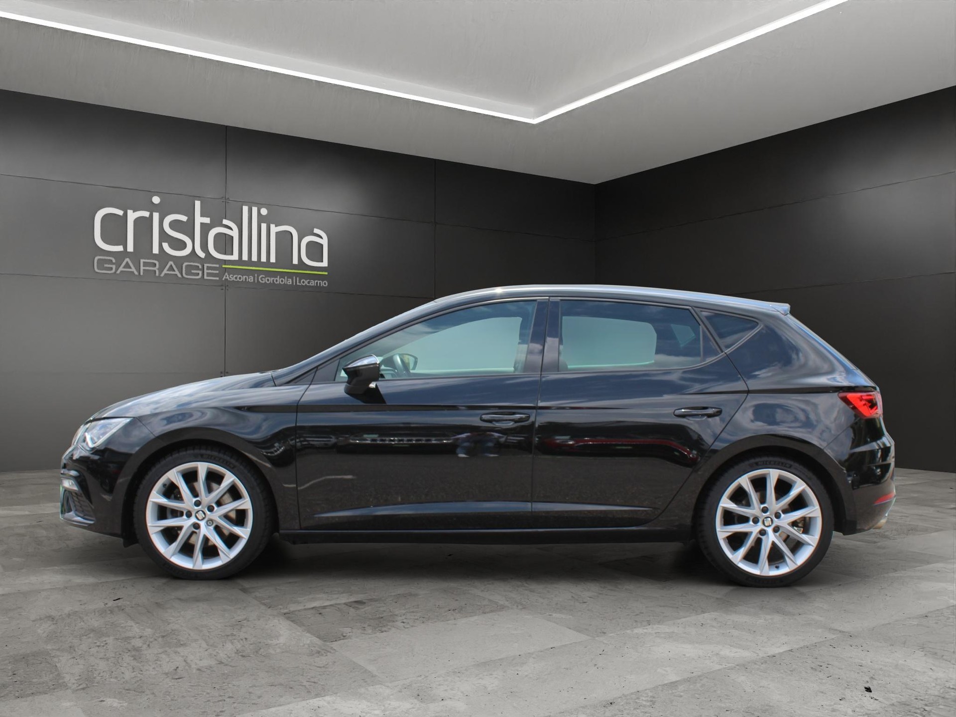 SEAT Leon 2.0 TSI FR DSG-image-1