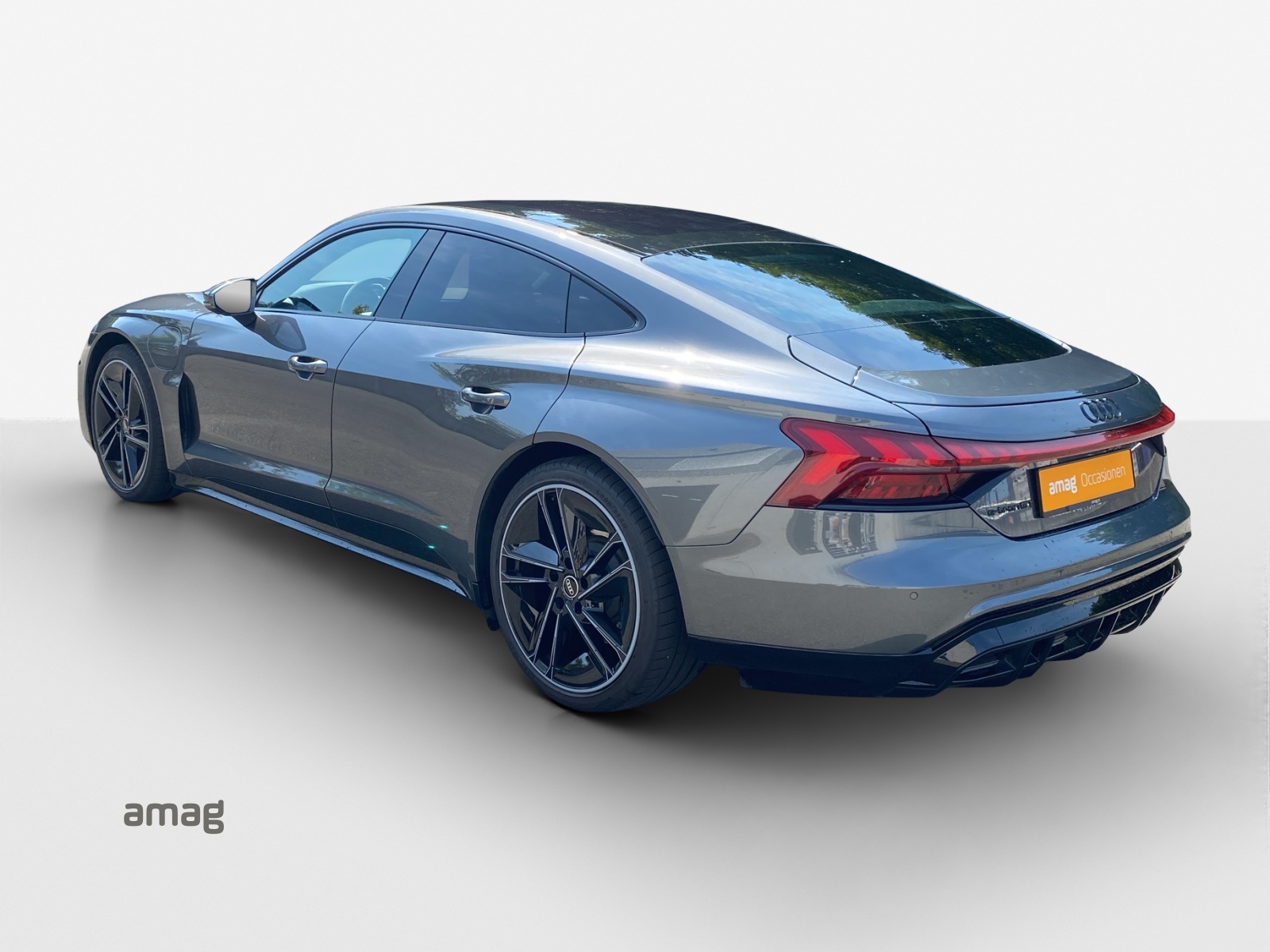 AUDI e-tron GT quattro-image-2