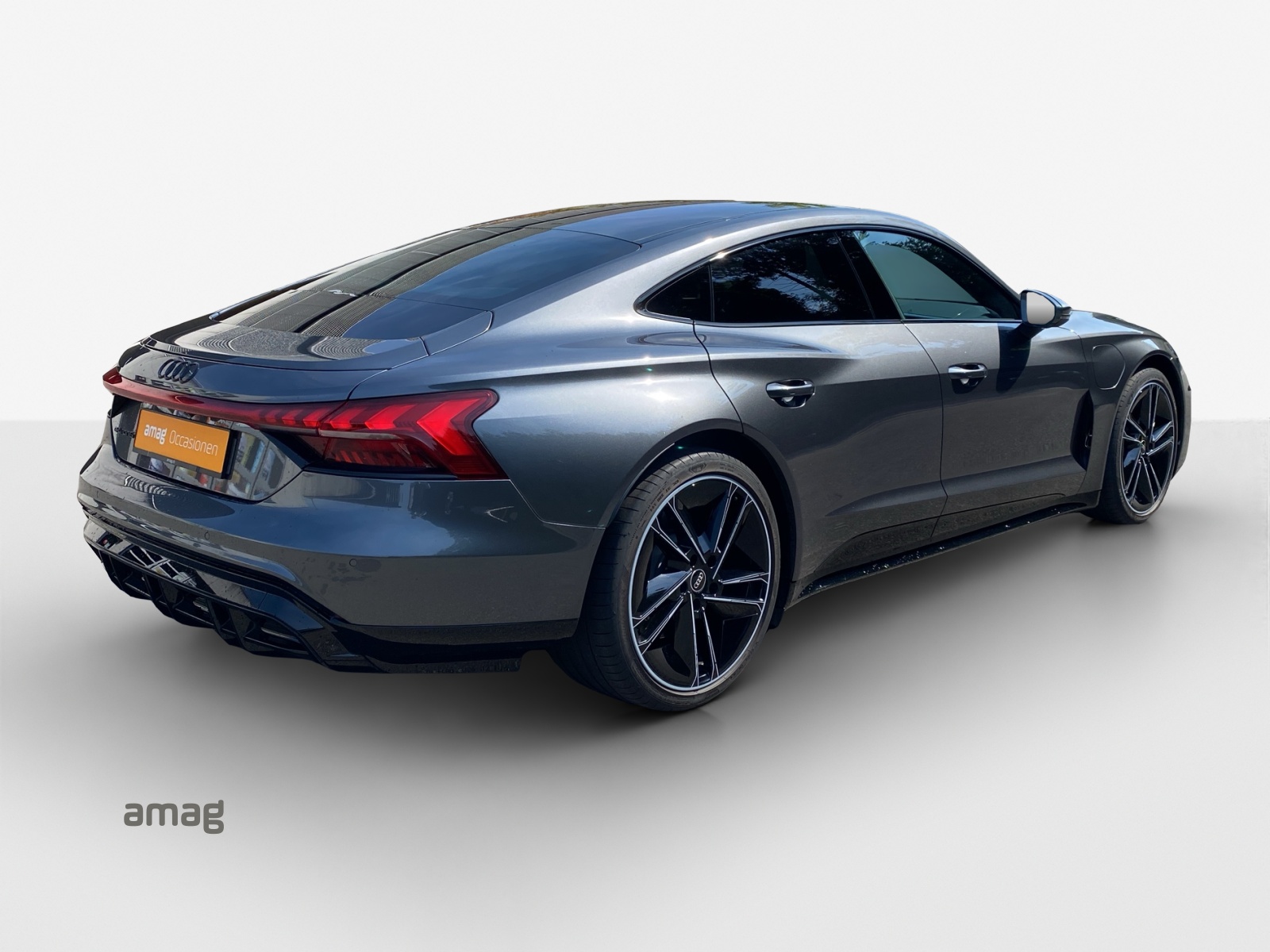 AUDI e-tron GT quattro-image-4