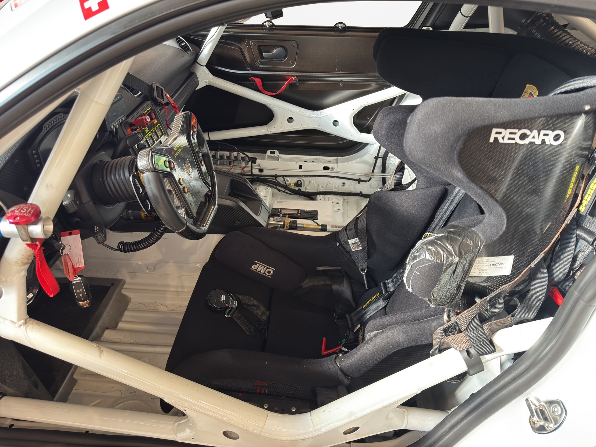 PORSCHE CAYMAN GT4 Clubsport Manthey Racing-image-10