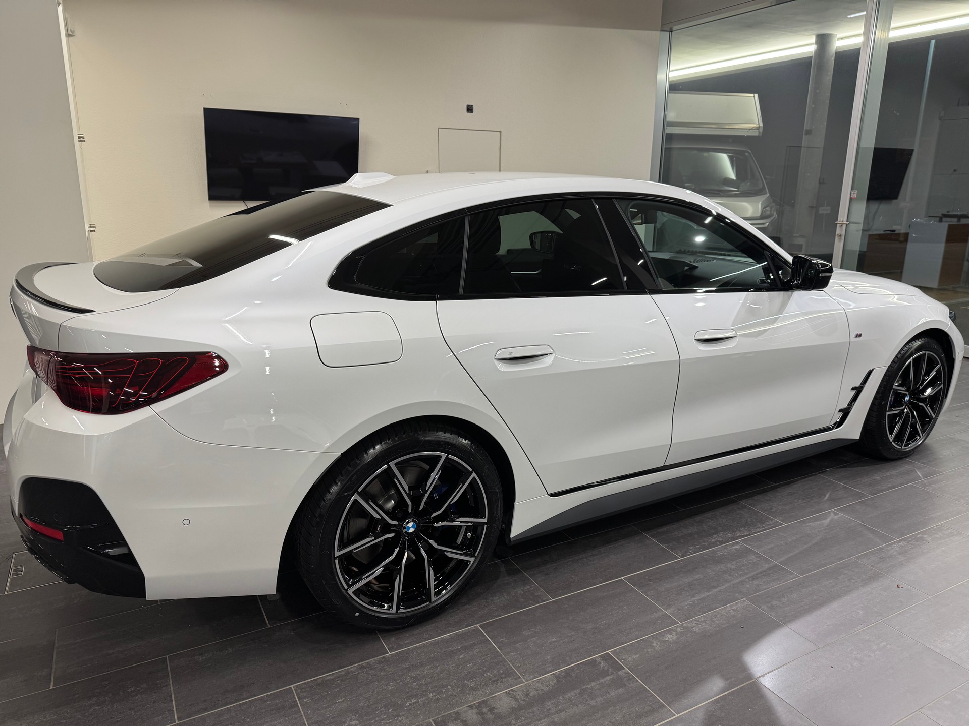 BMW M440i xDrive 48V Gran Coupé M Sport-image-1