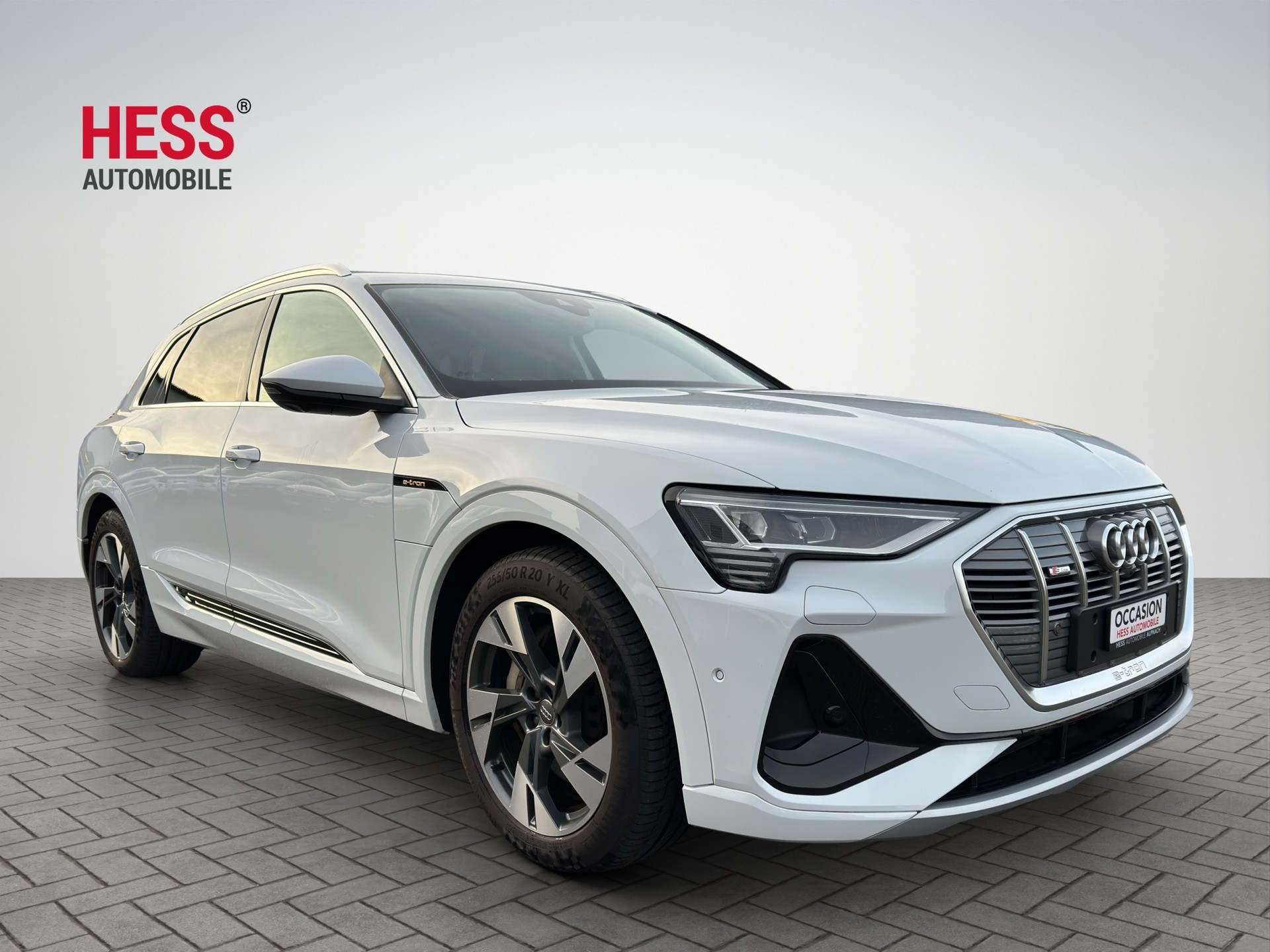 AUDI e-tron 55 S Line quattro-image-0