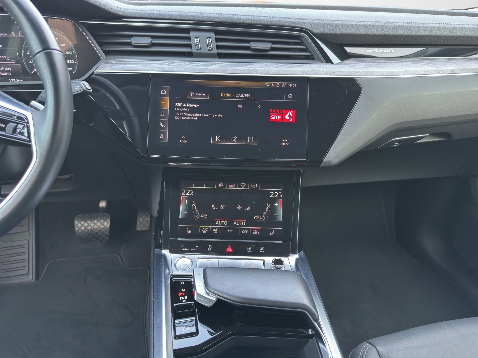 AUDI e-tron 55 S Line quattro-image-13
