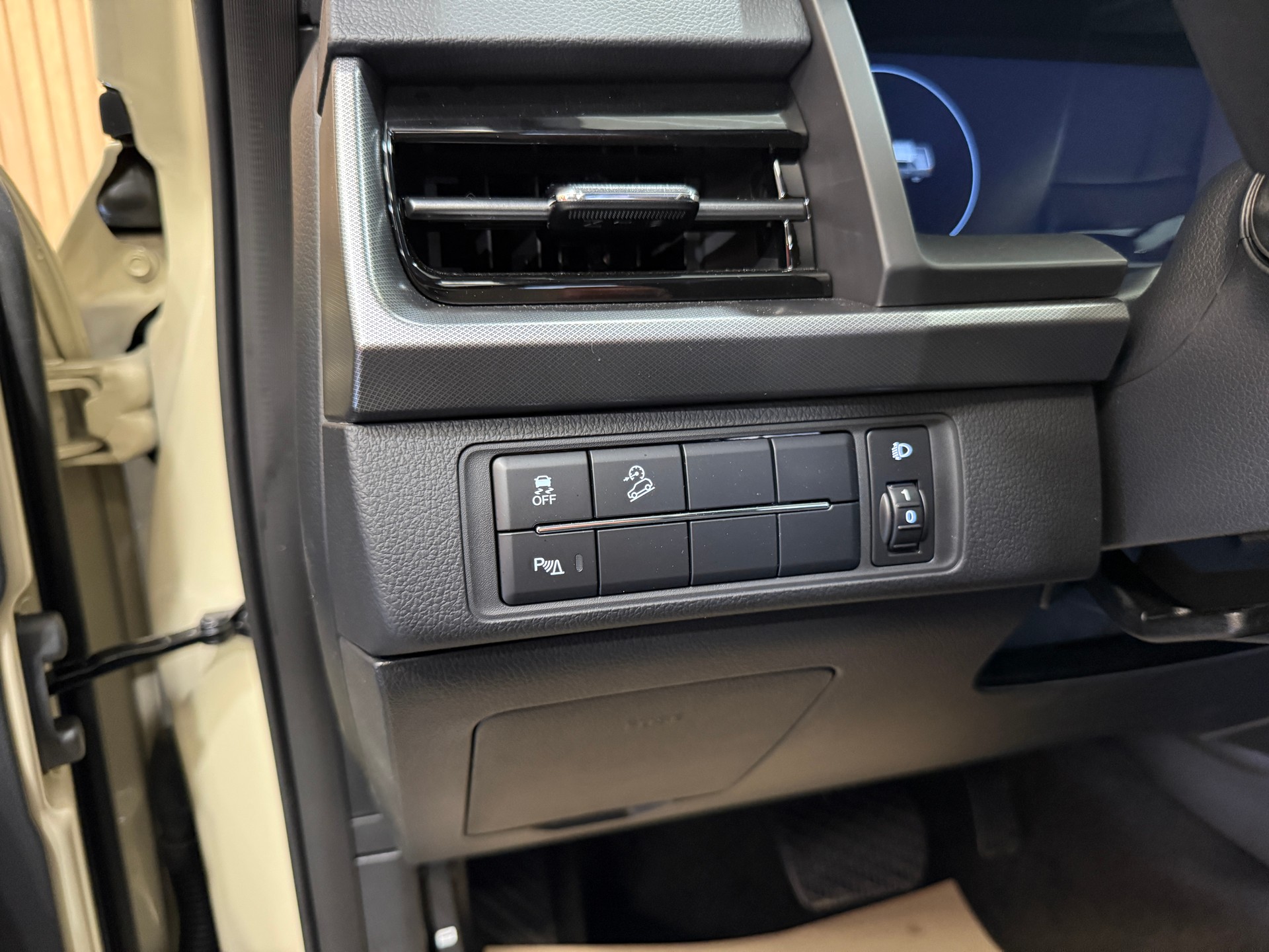 KGM-SsangYong Grand Musso 2.2 Blackline 4WD A *Facelift*-image-7