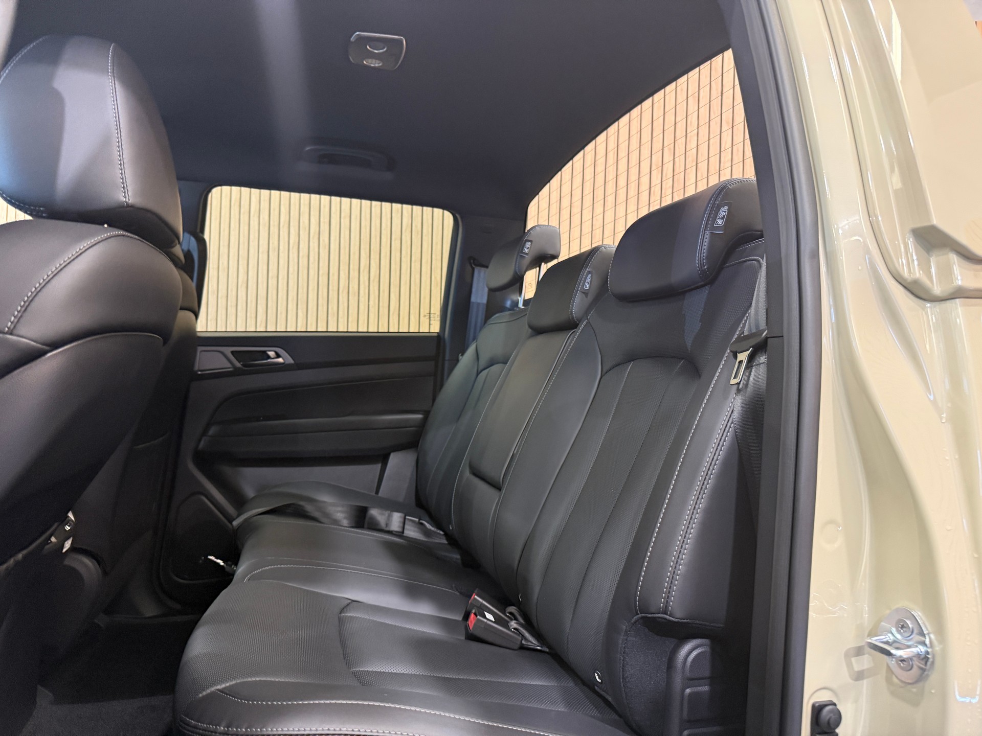 KGM-SsangYong Grand Musso 2.2 Blackline 4WD A *Facelift*-image-17