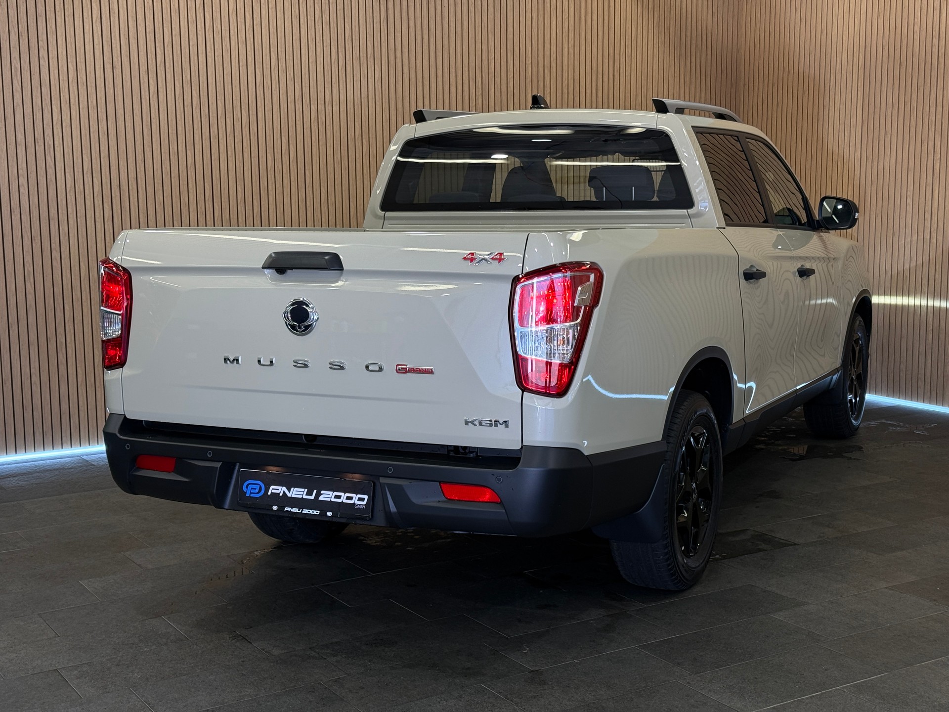KGM-SsangYong Grand Musso 2.2 Blackline 4WD A *Facelift*-showroom-element-3