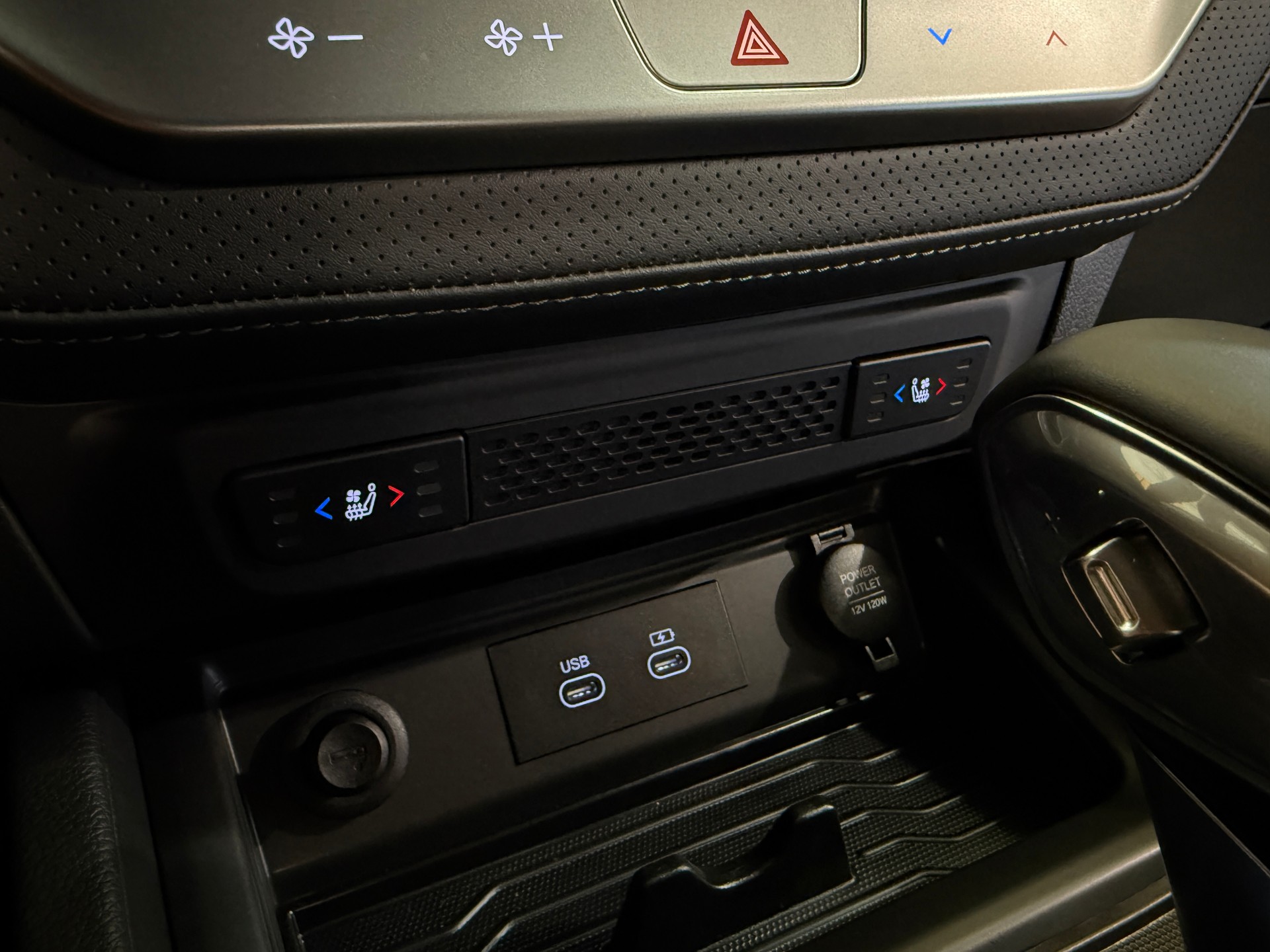 KGM-SsangYong Grand Musso 2.2 Blackline 4WD A *Facelift*-image-14