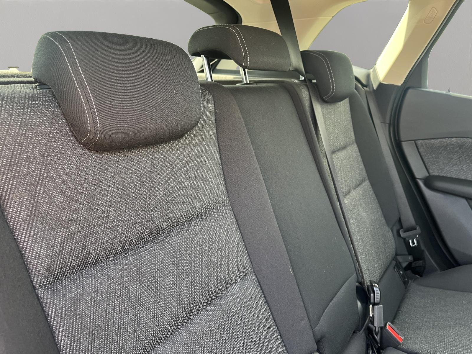 BMW 218d Active Tourer-image-19