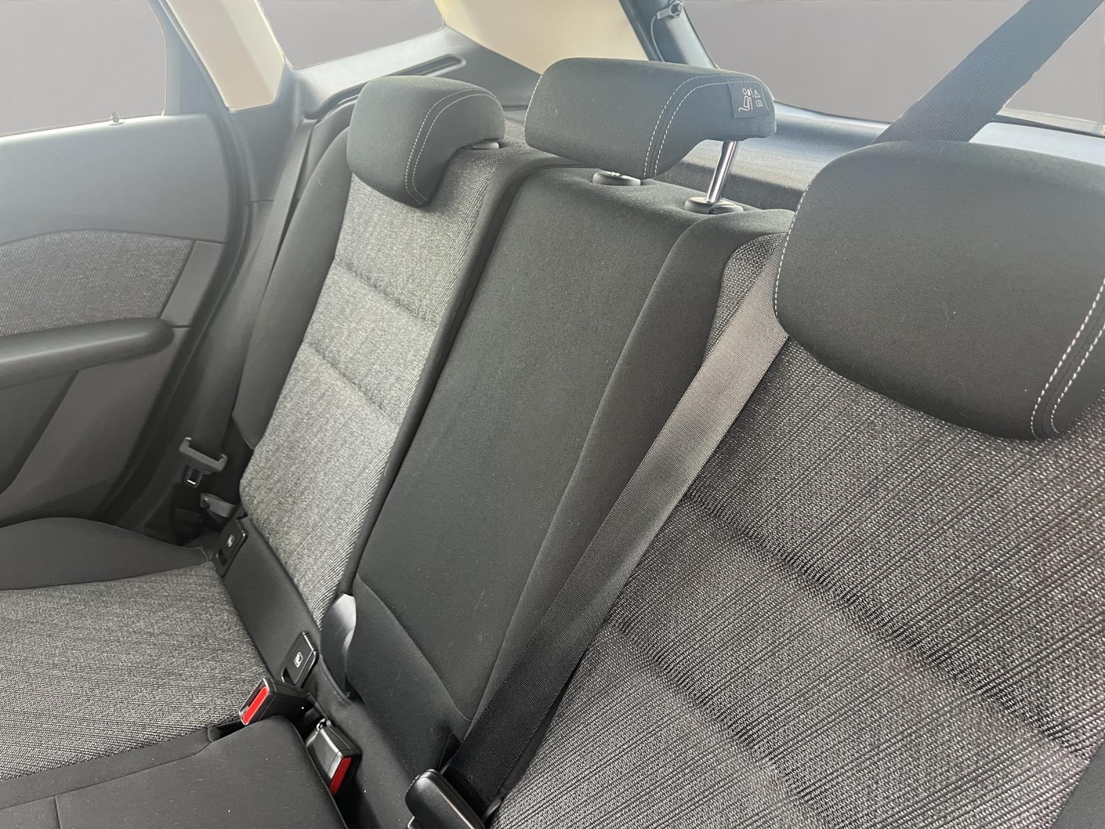 BMW 218d Active Tourer-image-20