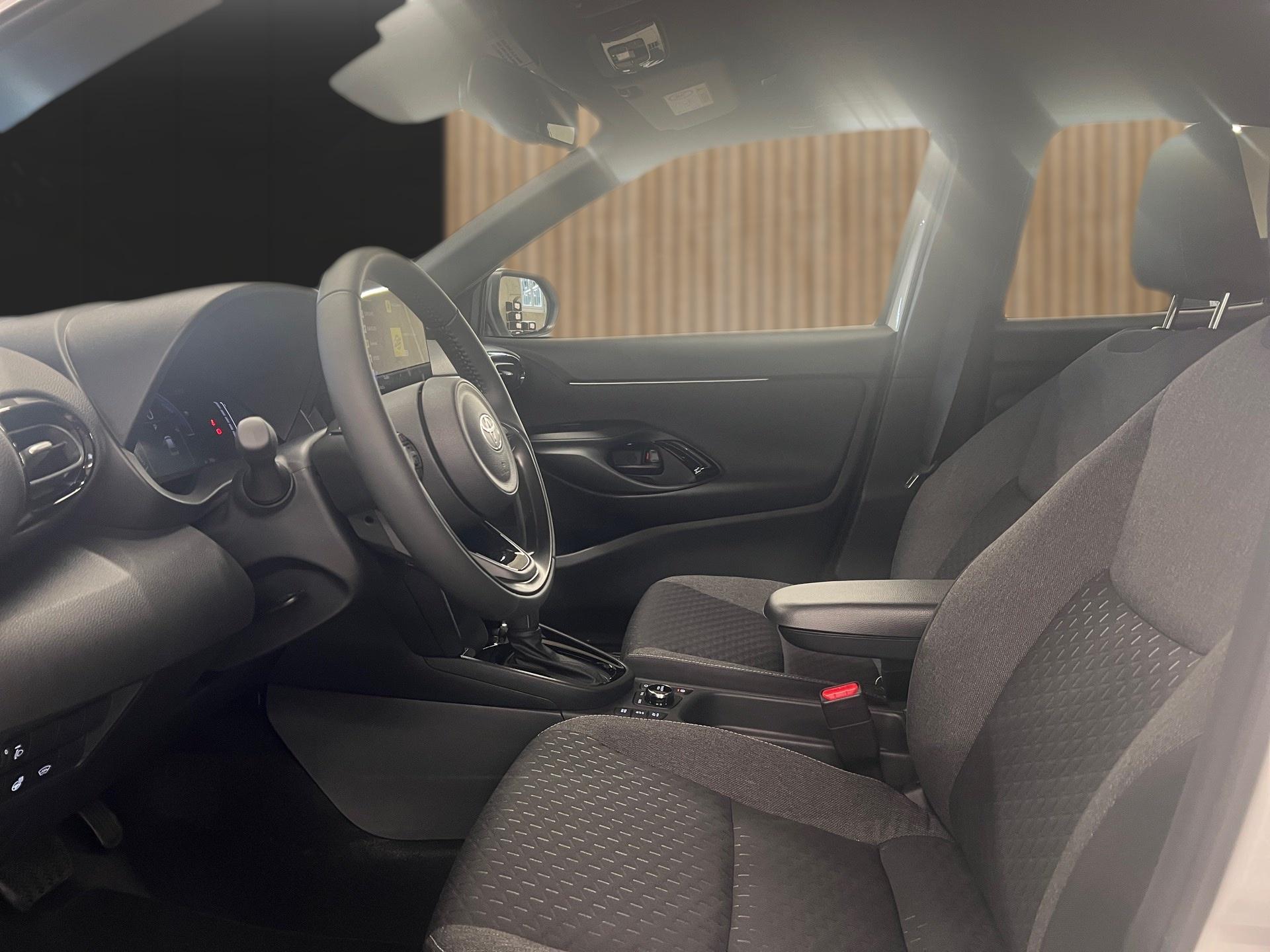 TOYOTA Yaris Cross 1.5 Trend AWDi e-CVT-image-10