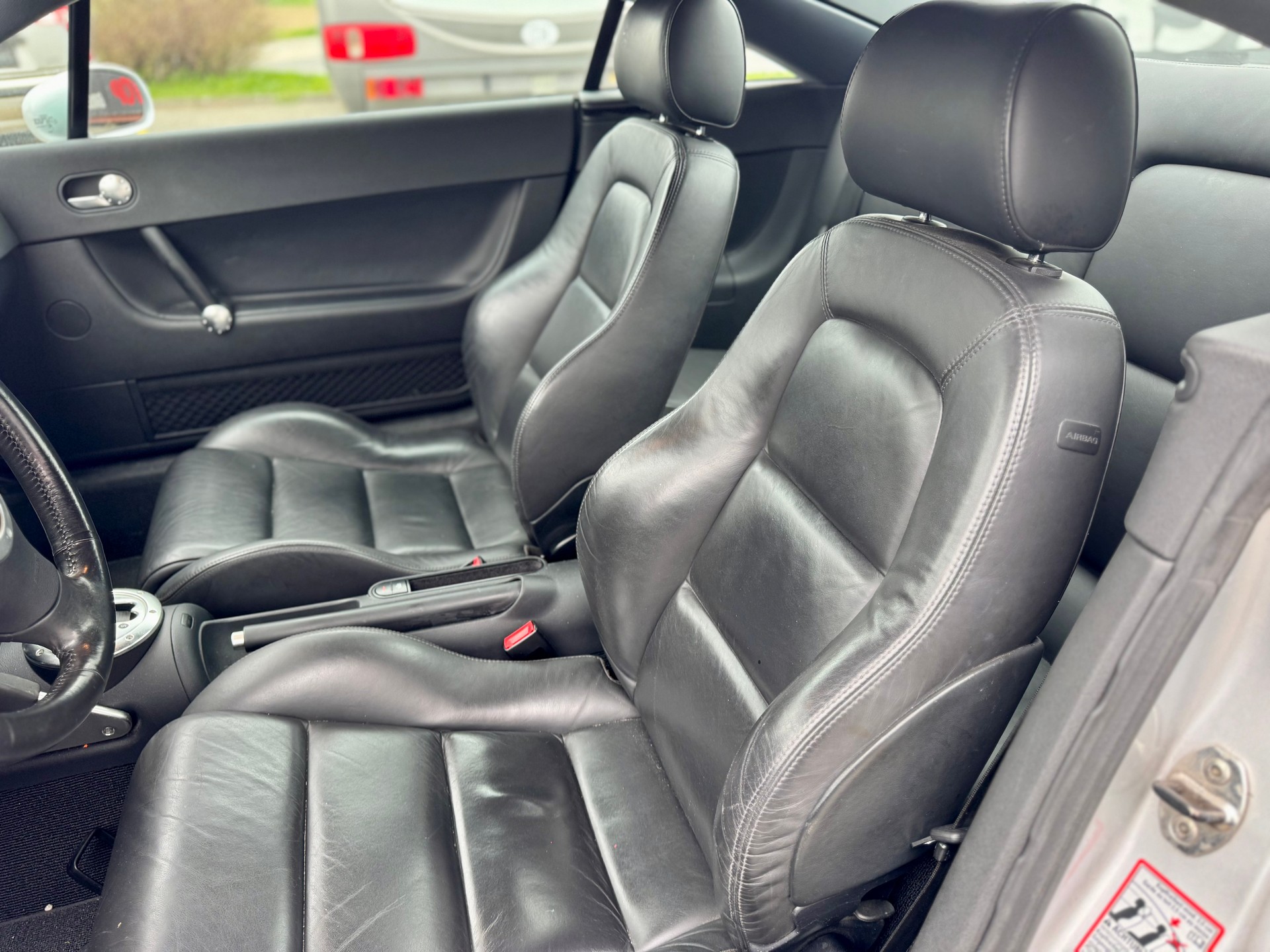 AUDI TT Coupé 3.2 quattro-image-6