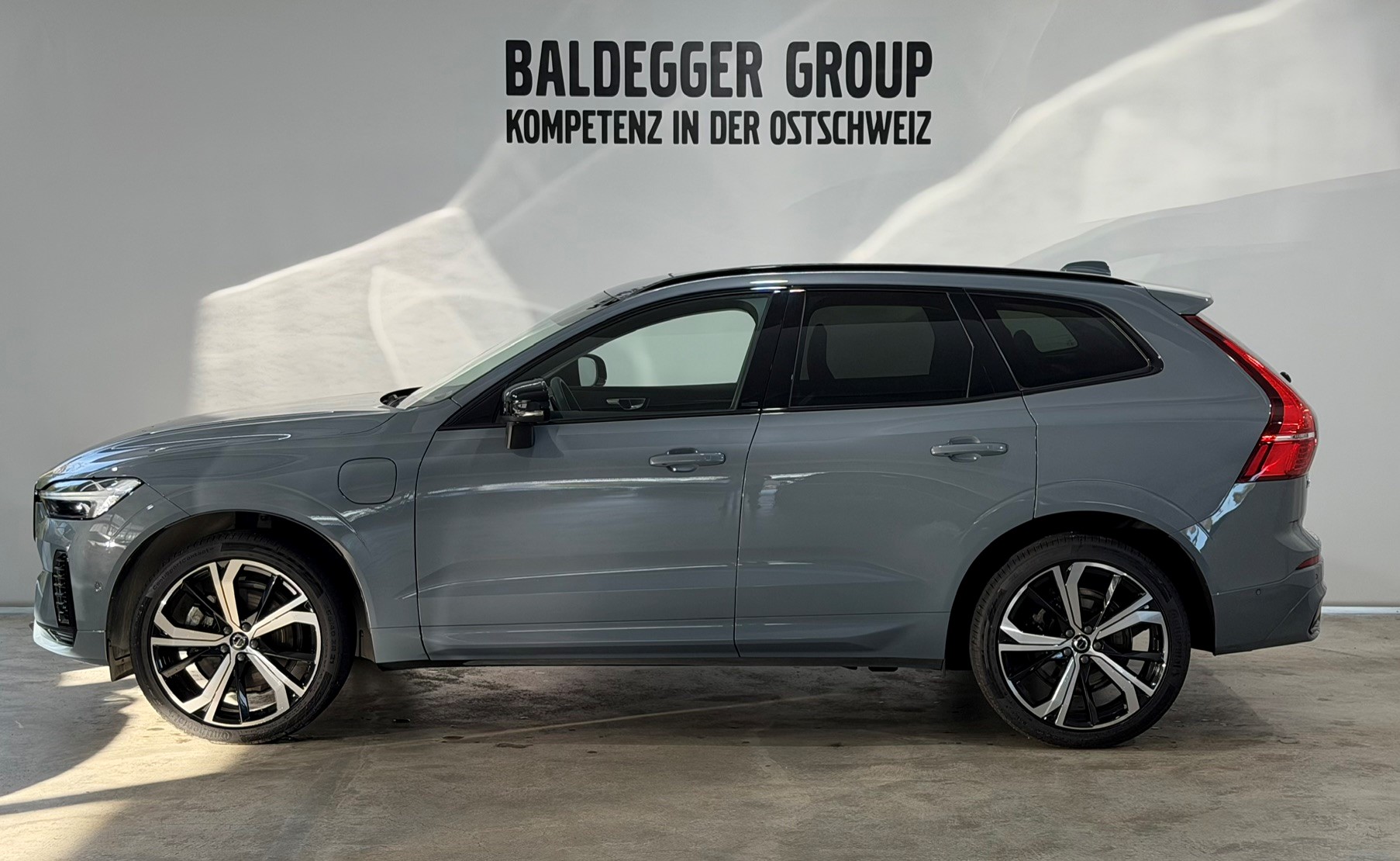 VOLVO XC60 2.0 T6 TE Ultimate Dark e-image-2