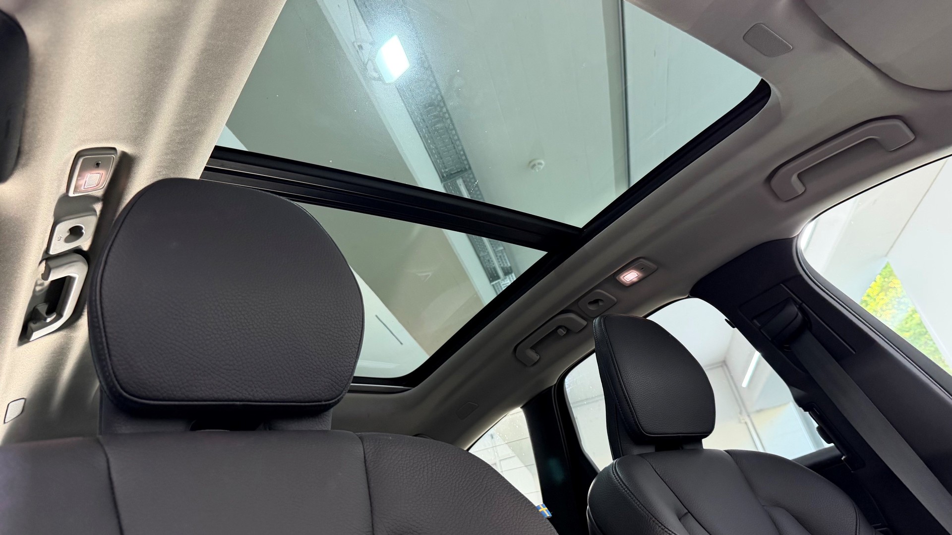 VOLVO XC60 2.0 T6 TE Ultimate Dark e-image-17