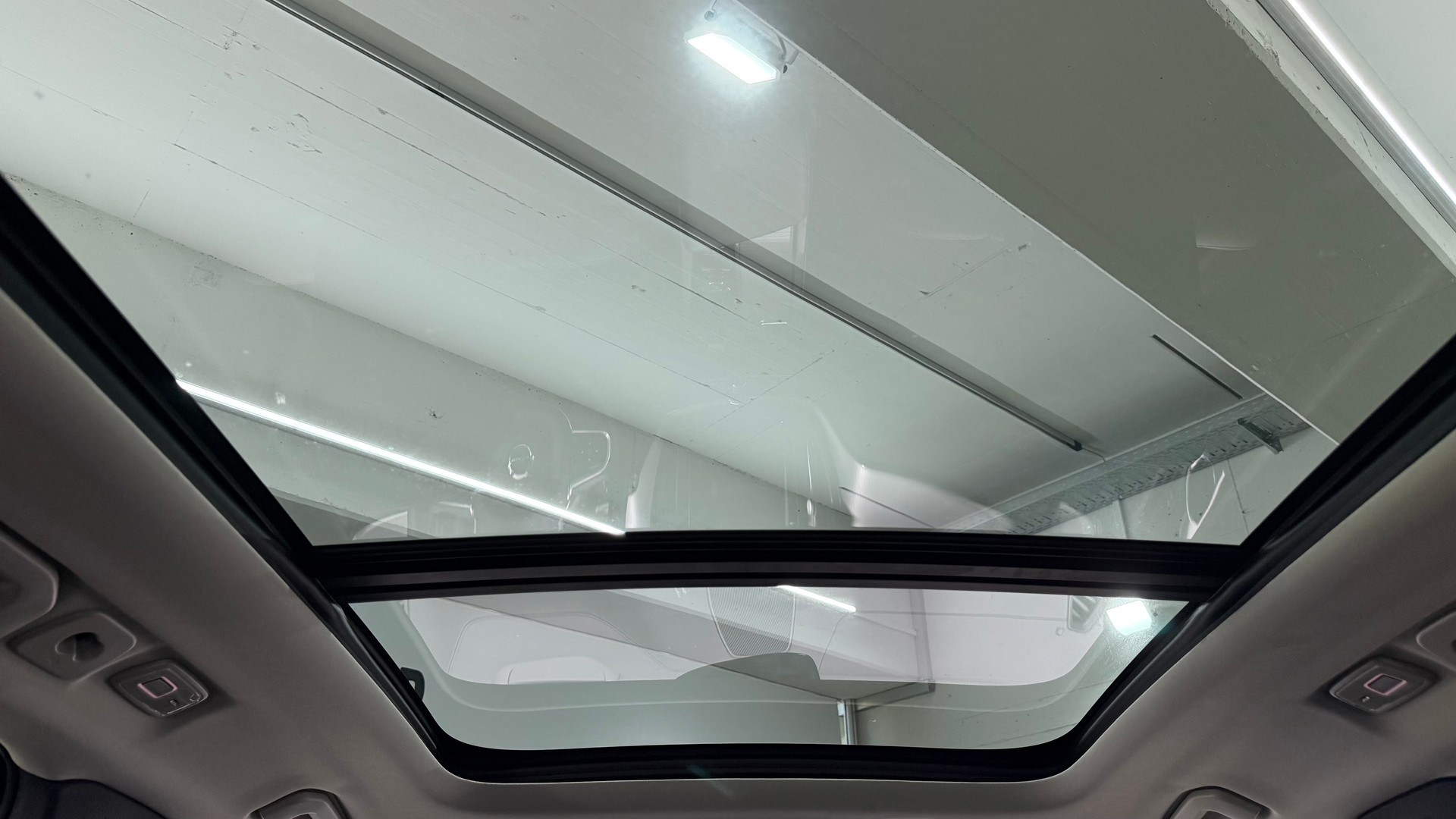 VOLVO XC60 2.0 T6 TE Ultimate Dark e-image-9
