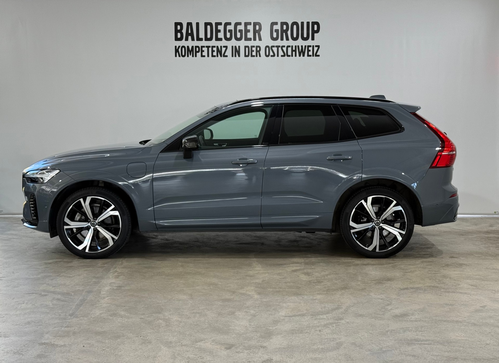 VOLVO XC60 2.0 T6 TE Ultimate Dark e-image-1