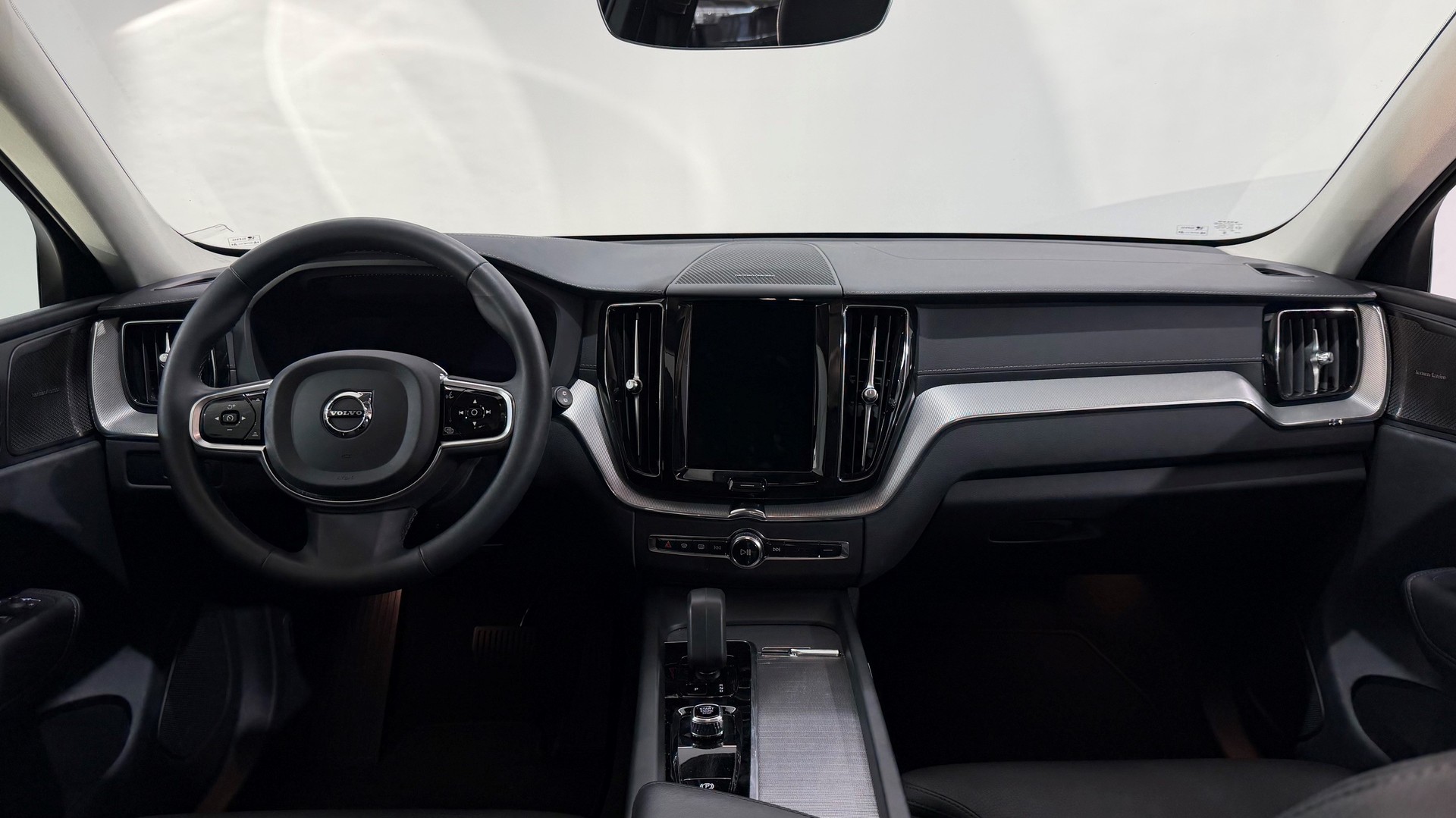 VOLVO XC60 2.0 T6 TE Ultimate Dark e-image-5