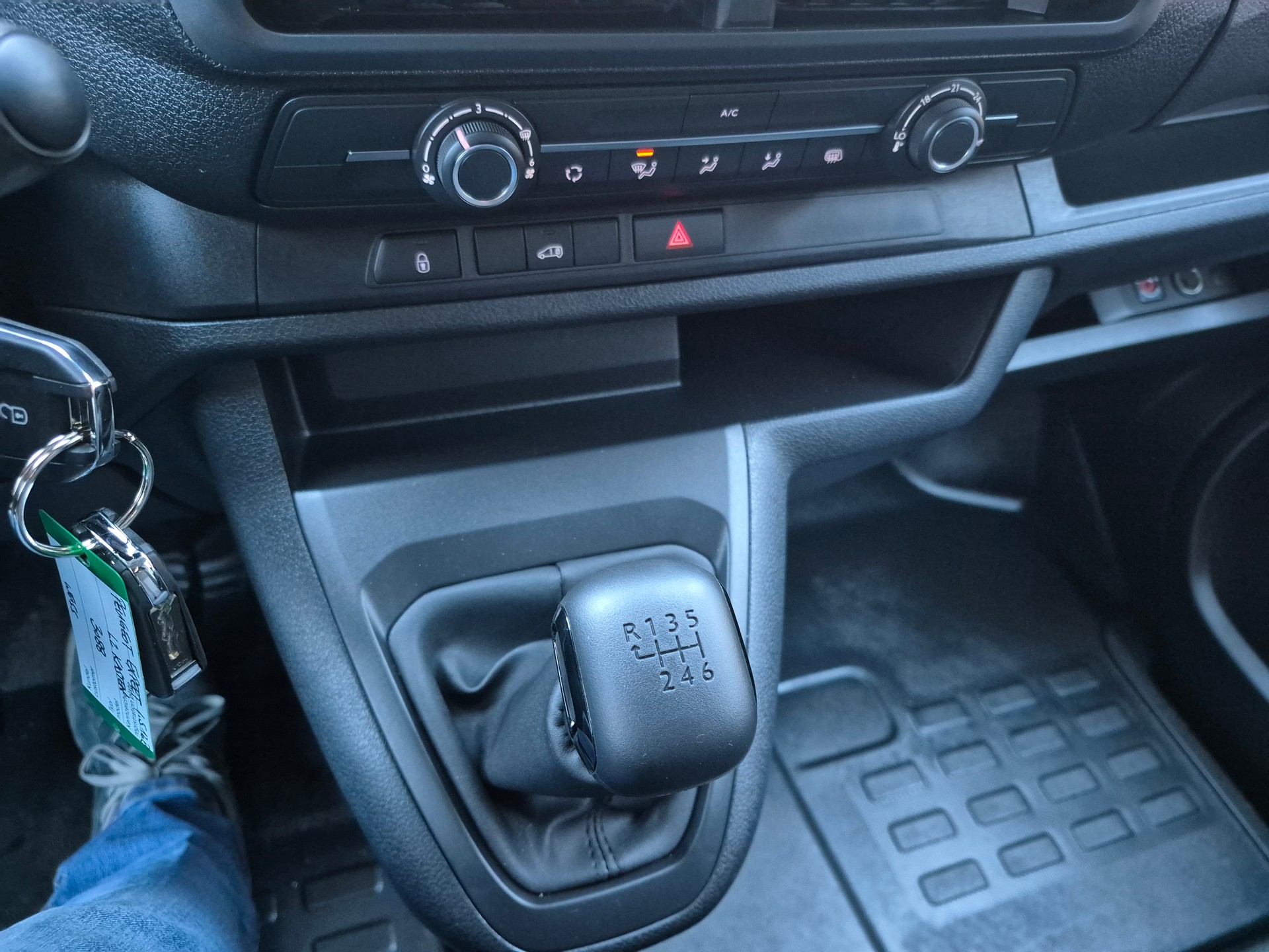 PEUGEOT Expert 1.5 BlueHDi 120 Standard Kasten-image-18