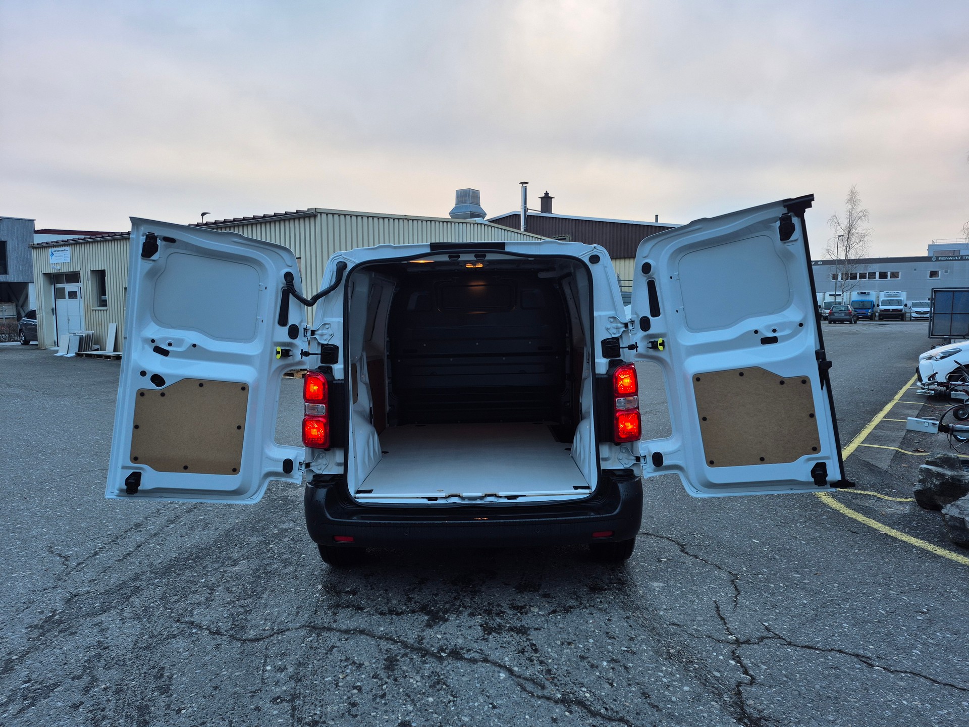PEUGEOT Expert 1.5 BlueHDi 120 Standard Kasten-image-9