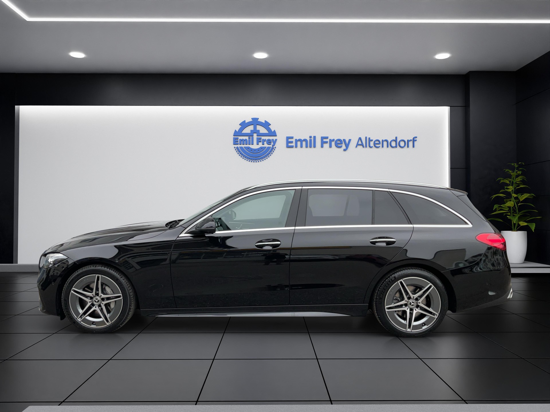 MERCEDES-BENZ C 220 d 4MATIC T-Modell Swiss Star AMG Line-image-2