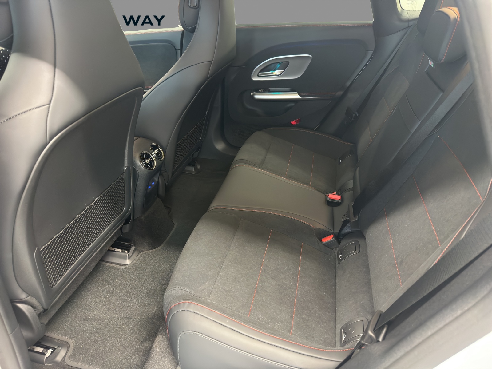 MERCEDES-BENZ CLA 250+ 85 kWh EQ-image-15