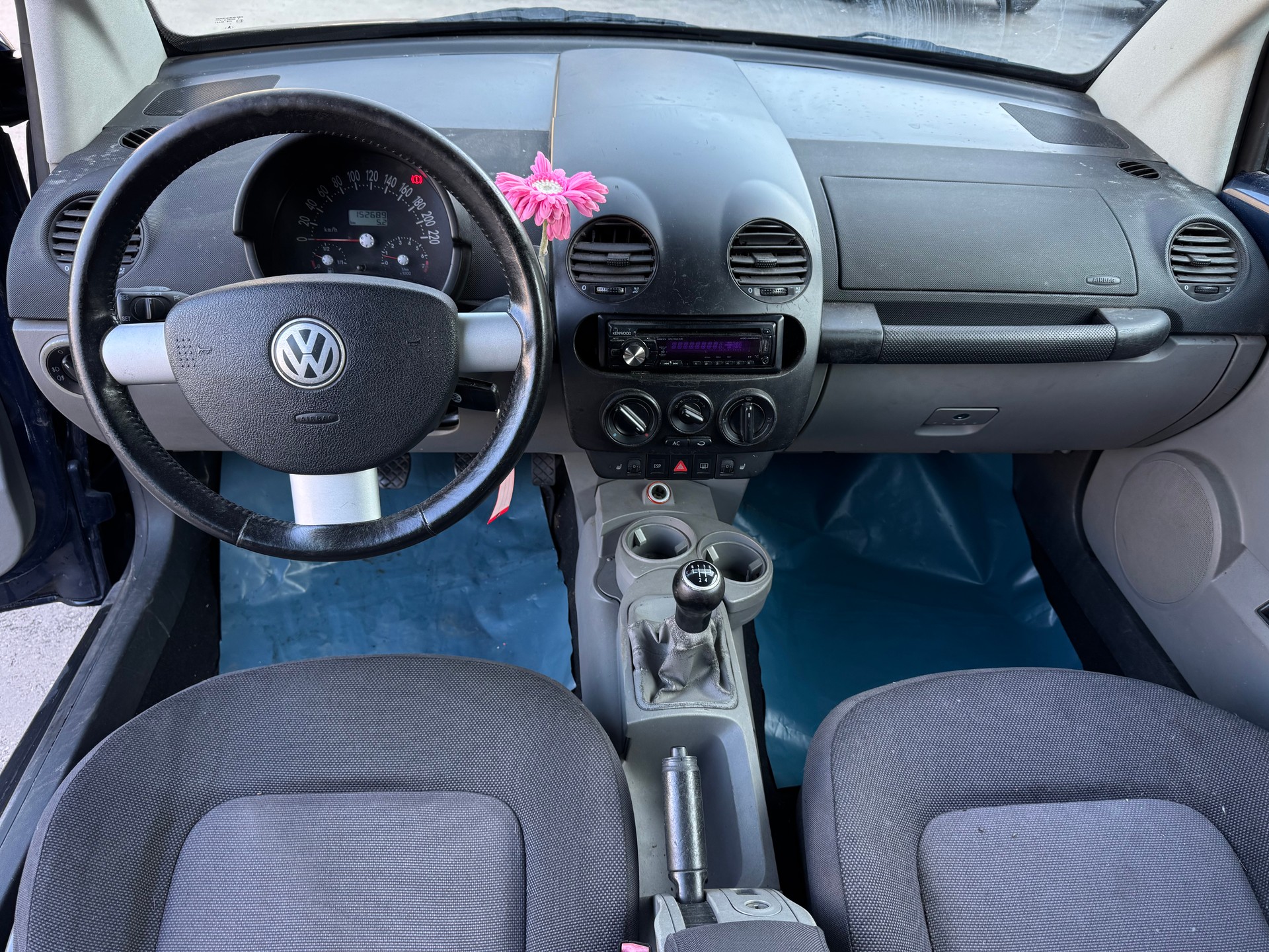 VW Beetle Cabrio 1.6-image-9