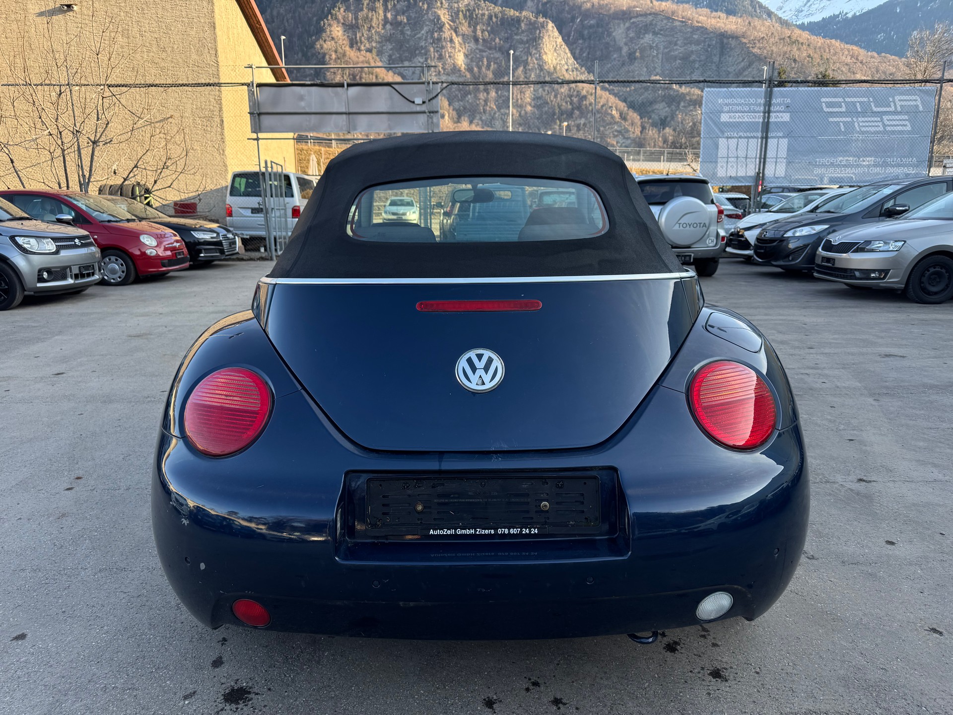 VW Beetle Cabrio 1.6-image-4