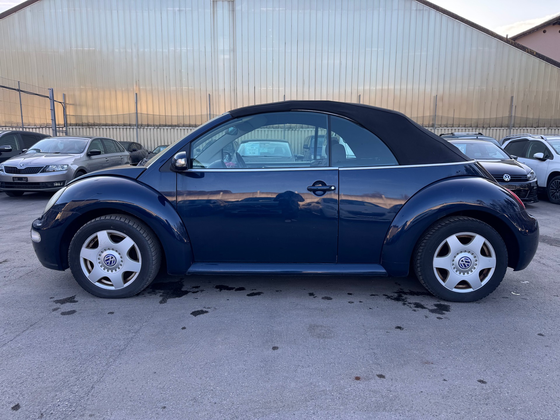 VW Beetle Cabrio 1.6-image-6