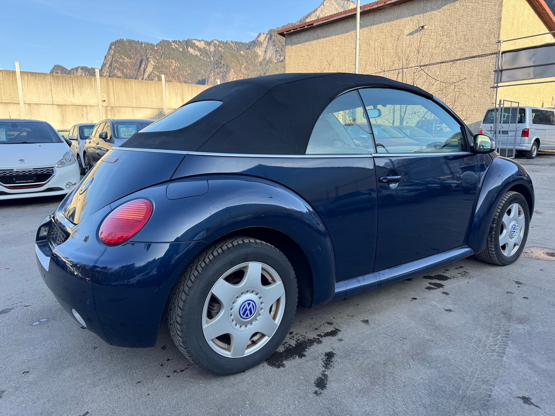VW Beetle Cabrio 1.6-image-3