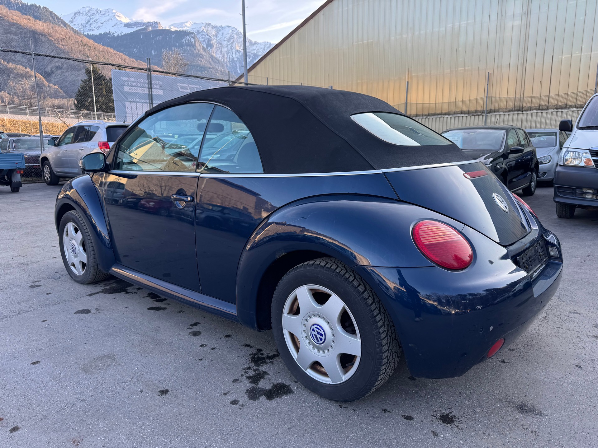 VW Beetle Cabrio 1.6-image-5