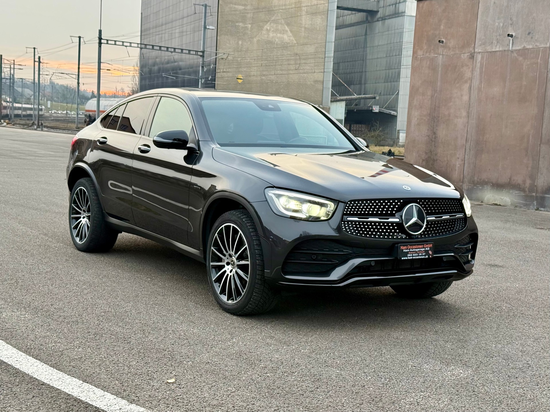 MERCEDES-BENZ GLC Coupé 300 e AMG Line 9G-Tronic-image-4