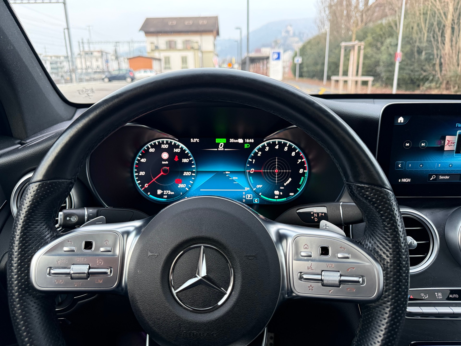 MERCEDES-BENZ GLC Coupé 300 e AMG Line 9G-Tronic-image-9