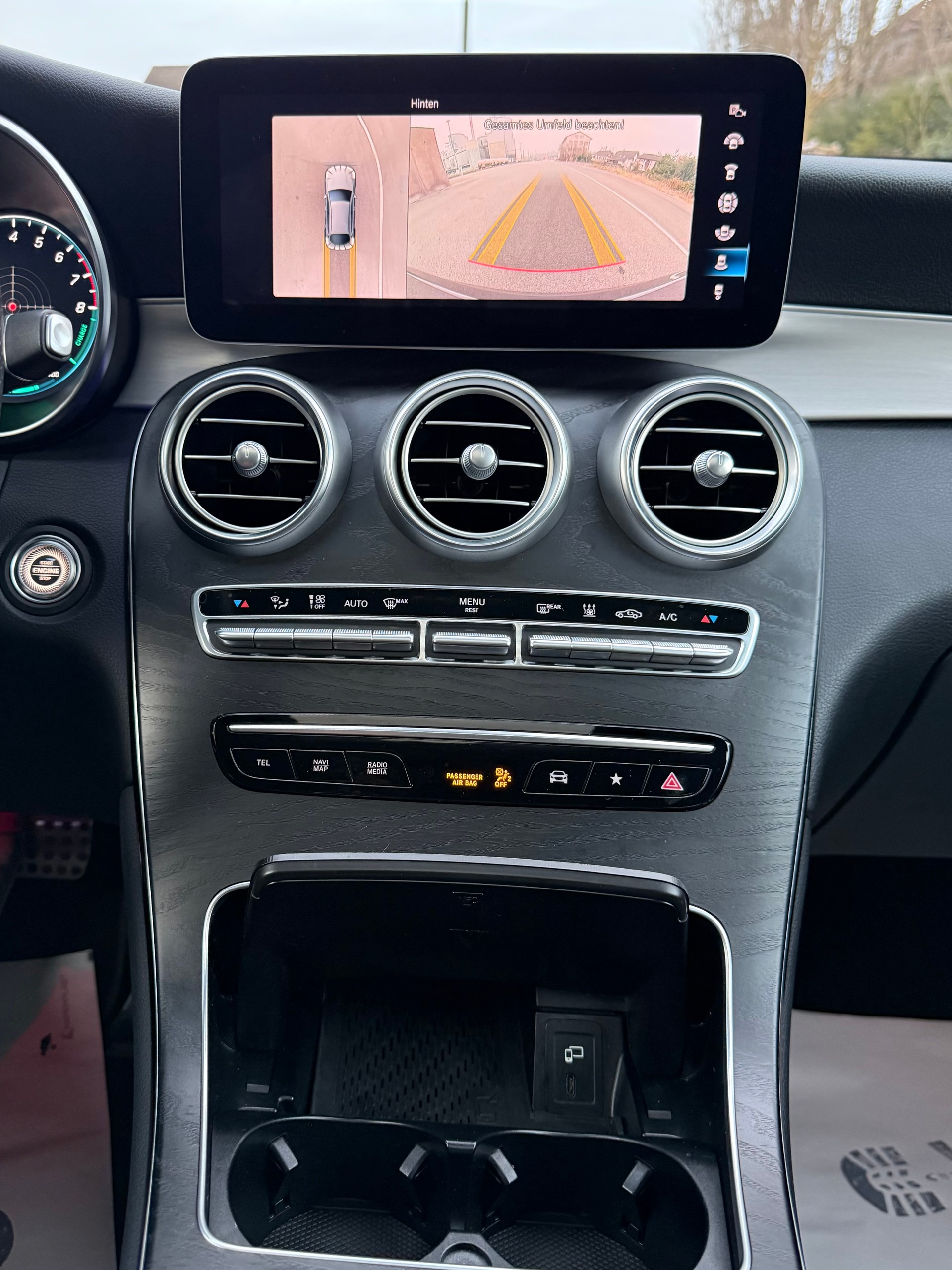 MERCEDES-BENZ GLC Coupé 300 e AMG Line 9G-Tronic-image-7