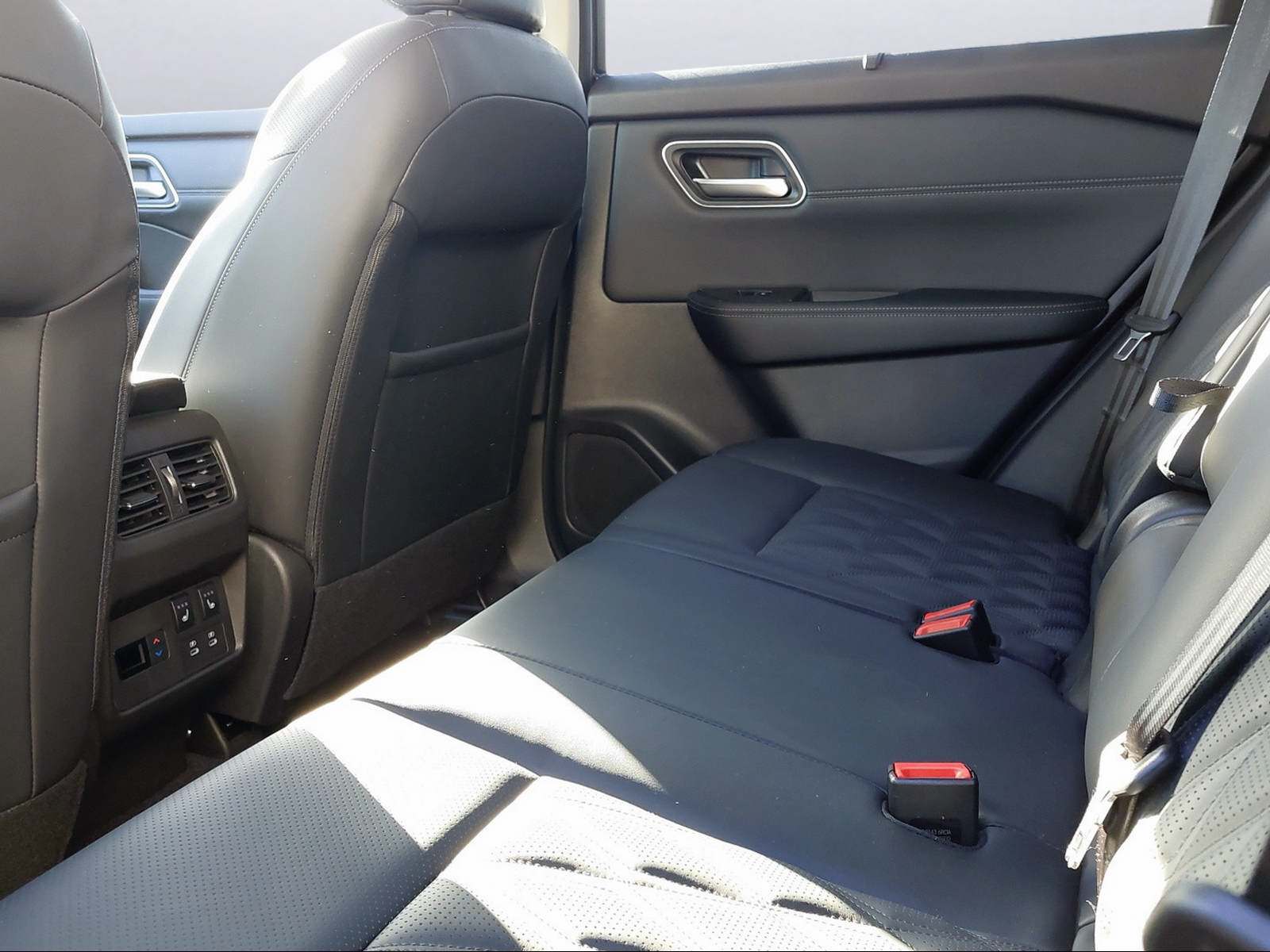 NISSAN X-Trail 1.5 VC-T Tekna+ e-4orce 7P-image-6