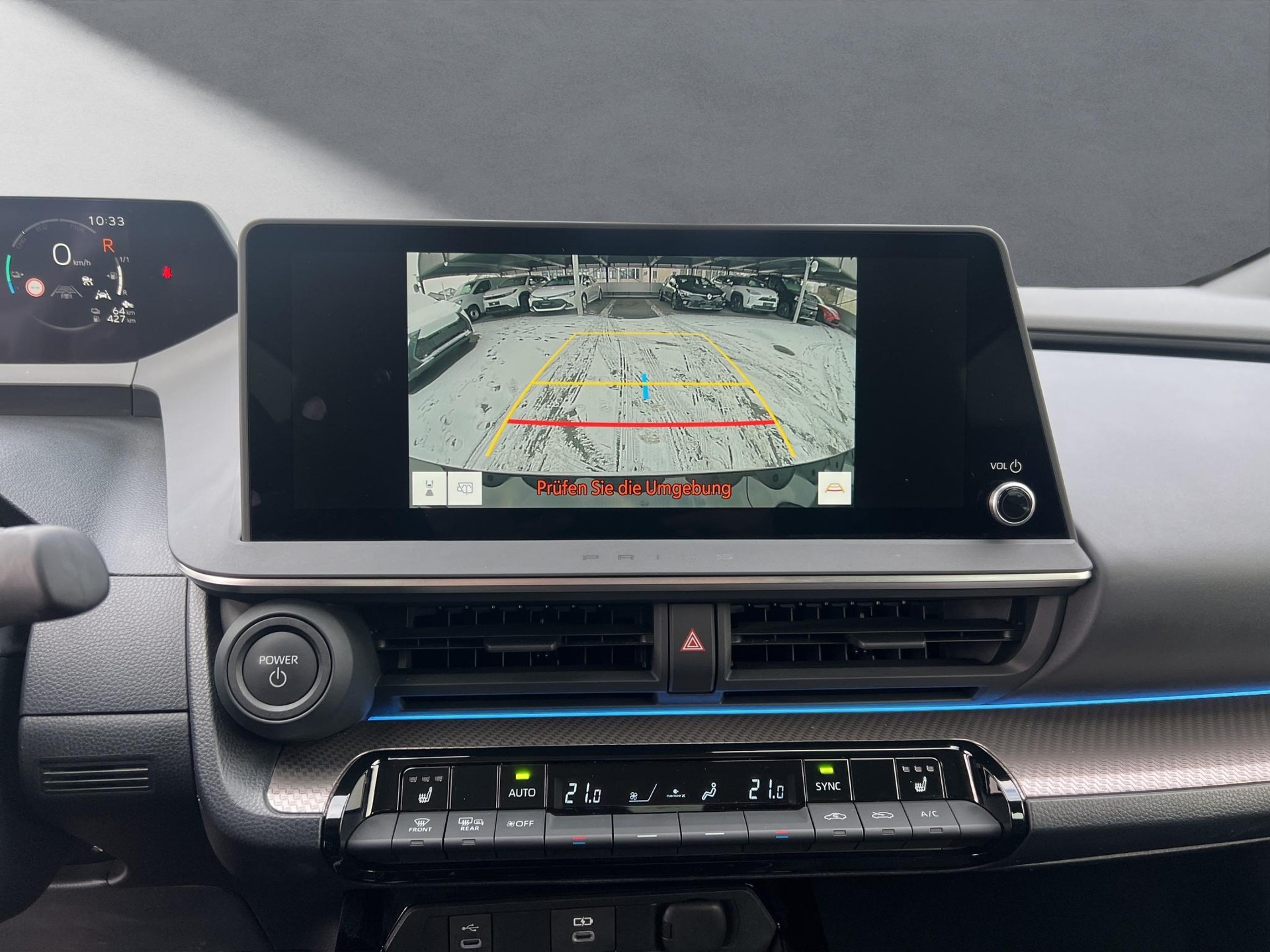TOYOTA Prius 2.0 Plug-In-Hybrid Style-image-7