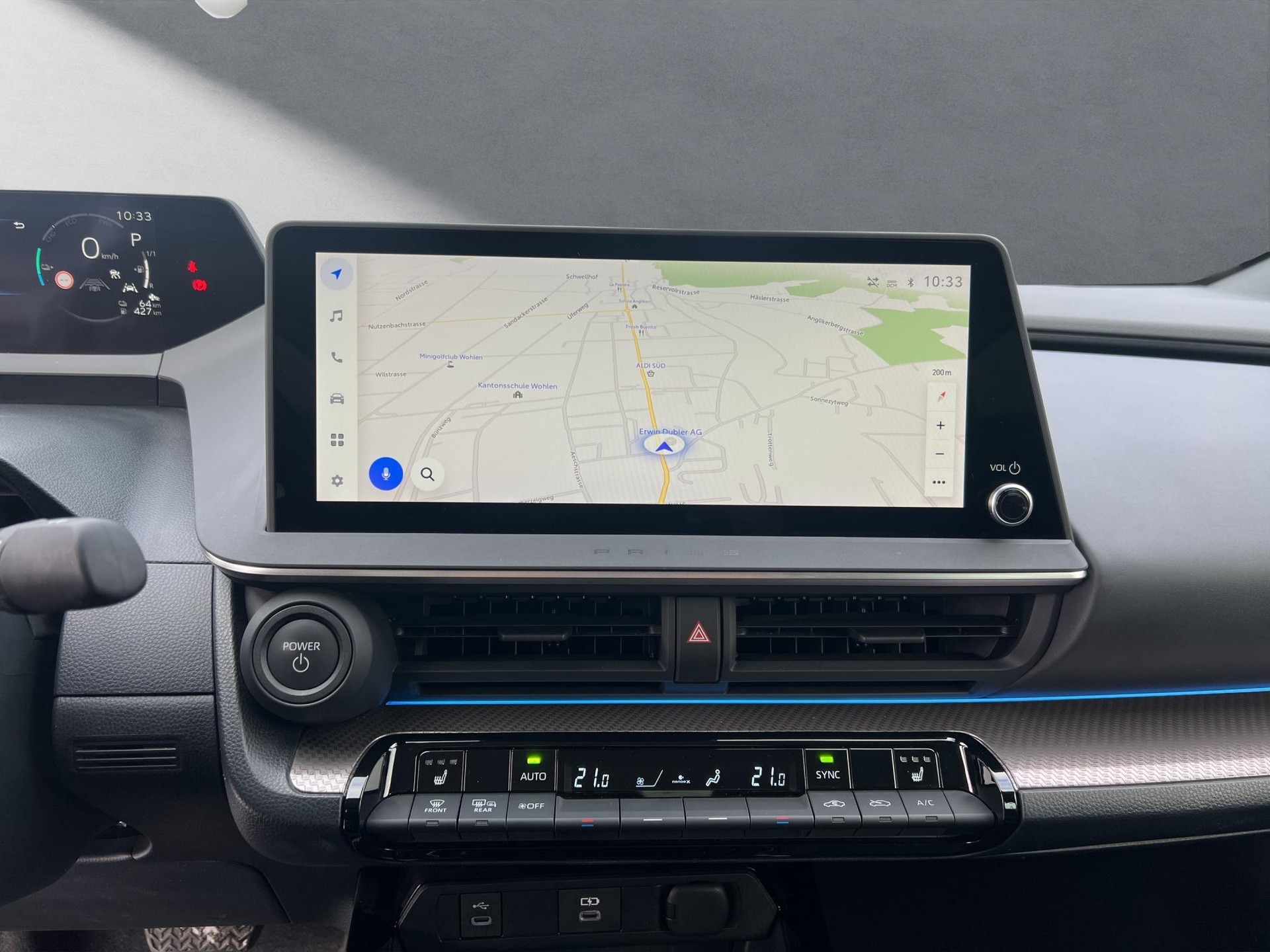 TOYOTA Prius 2.0 Plug-In-Hybrid Style-image-5