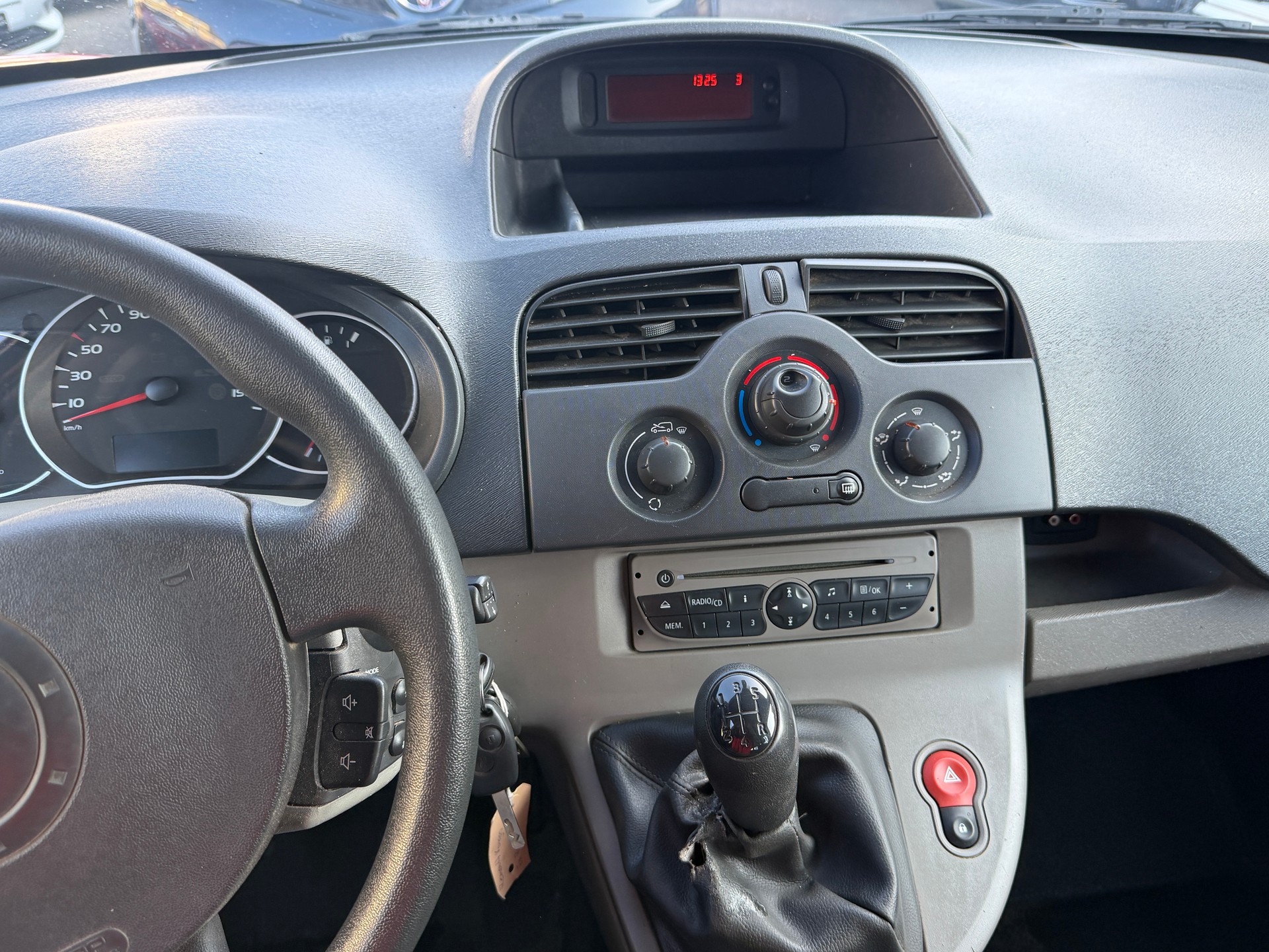 RENAULT Kangoo 1.6 105 Business-image-9
