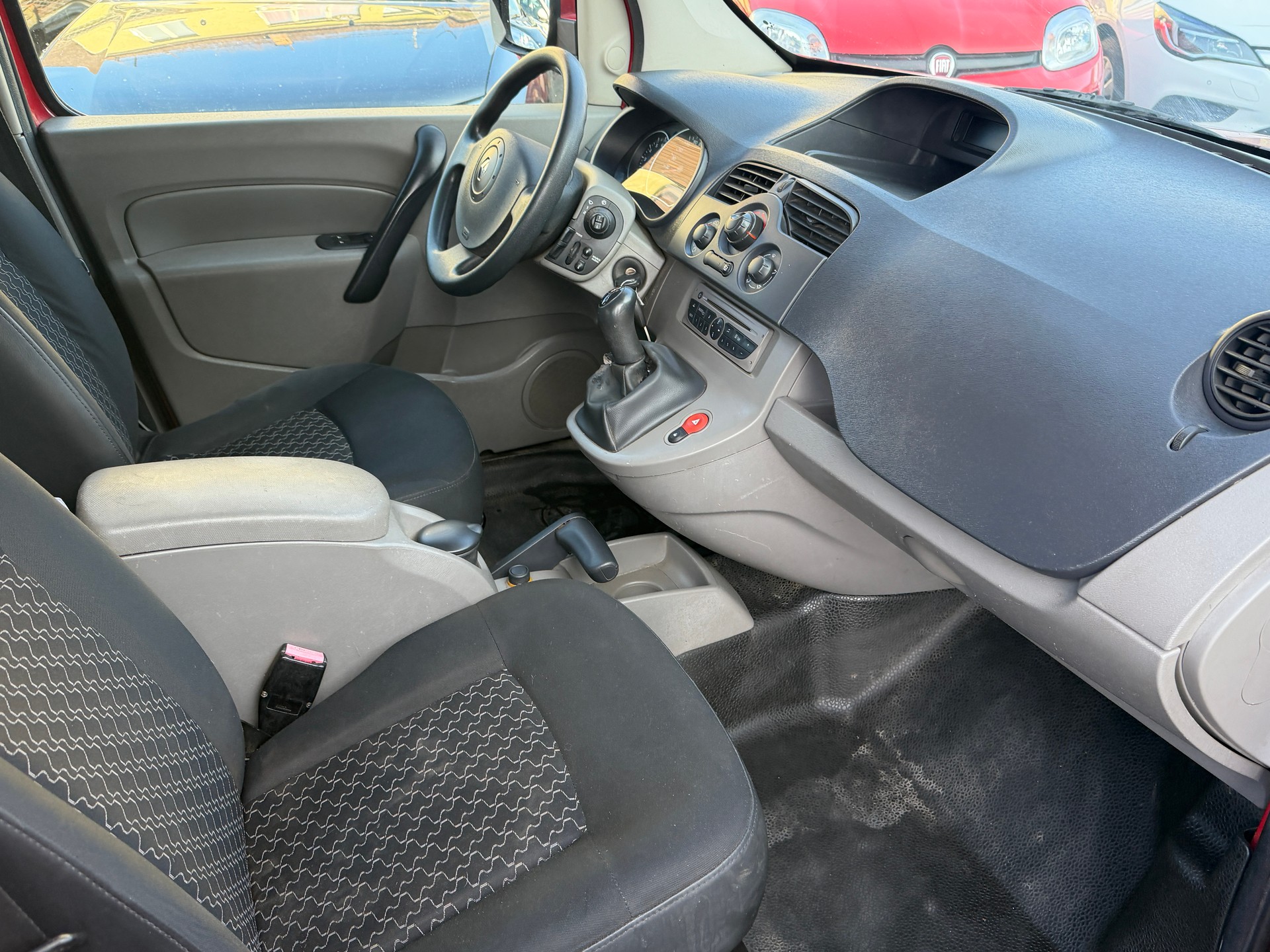 RENAULT Kangoo 1.6 105 Business-image-7