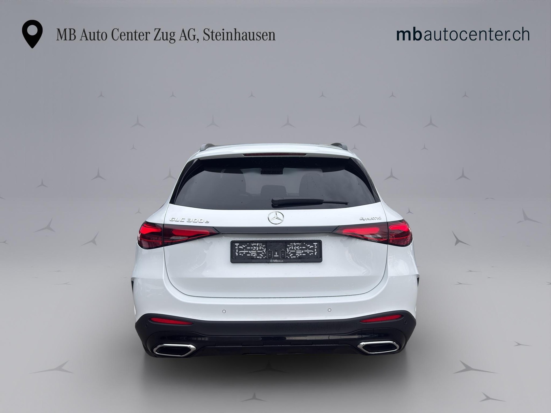 MERCEDES-BENZ GLC 300 e AMG Line 4matic-image-4