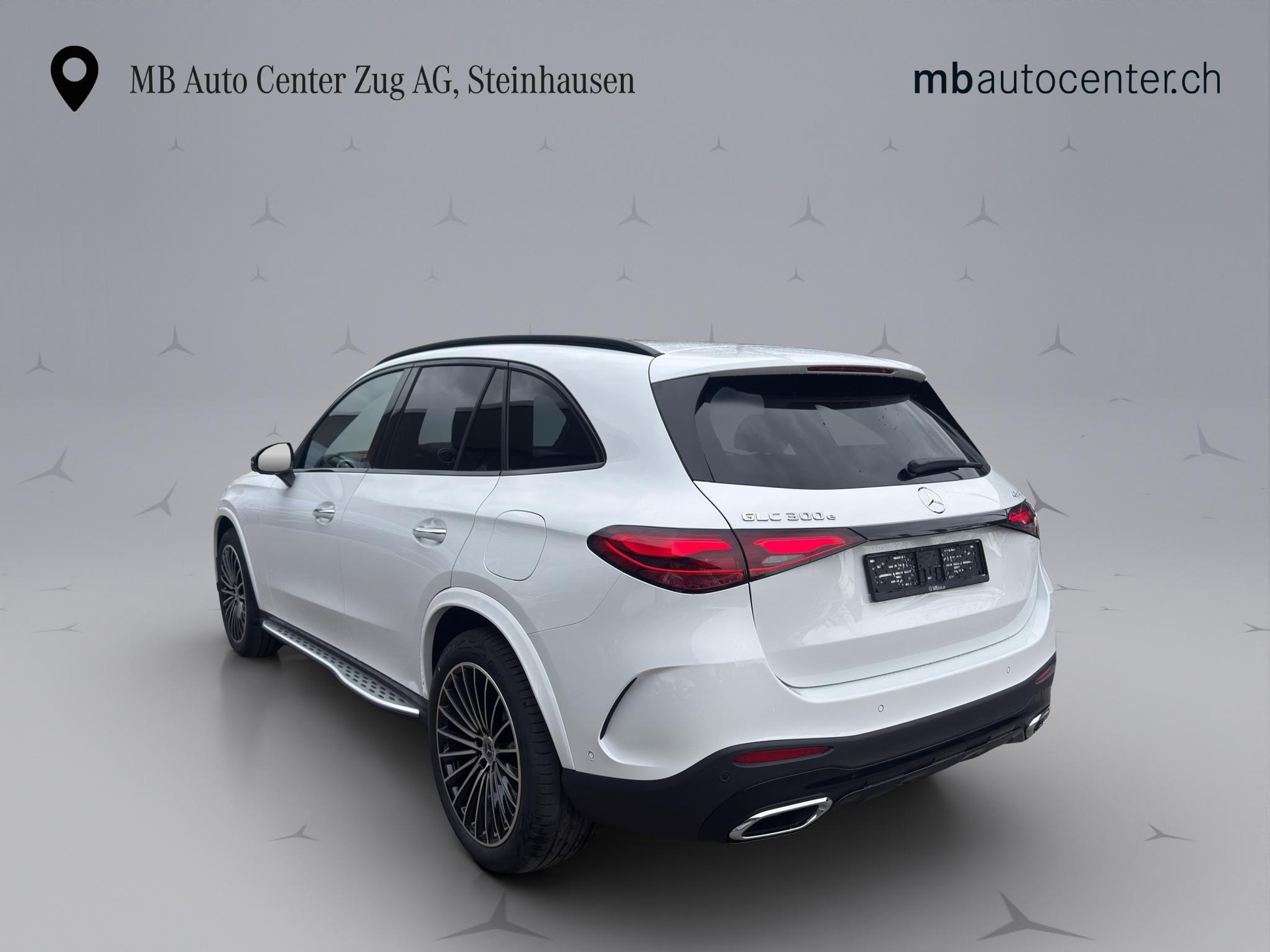 MERCEDES-BENZ GLC 300 e AMG Line 4matic-image-3