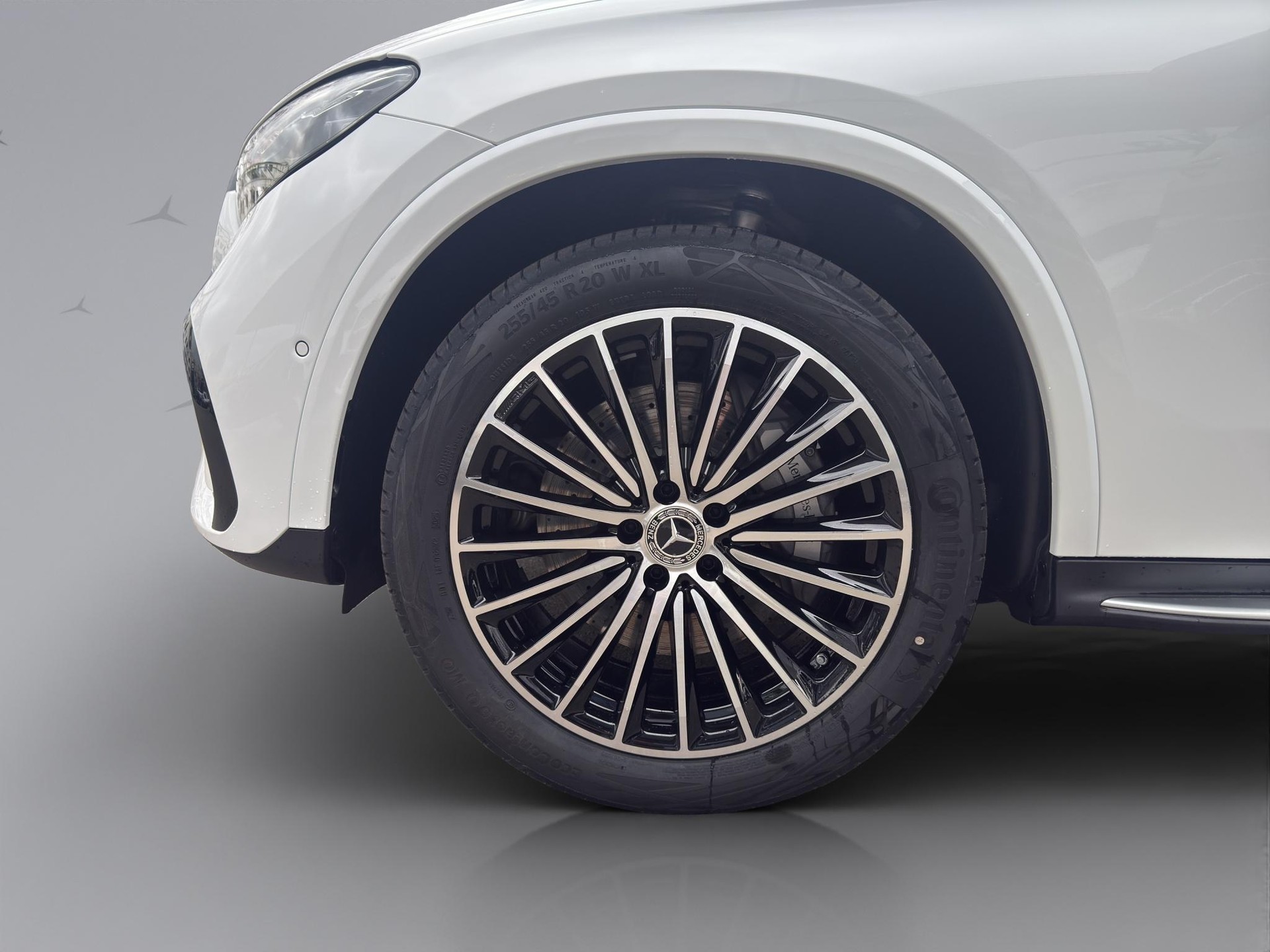 MERCEDES-BENZ GLC 300 e AMG Line 4matic-image-22