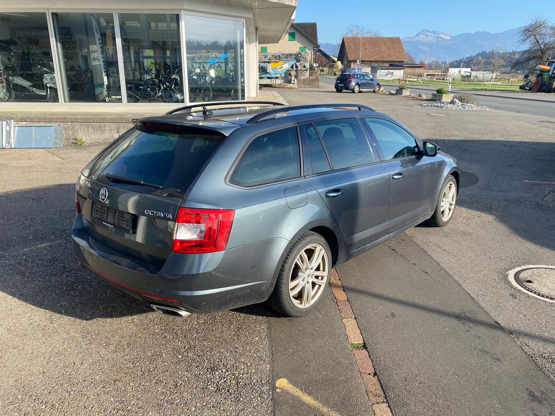 SKODA Octavia Combi 2.0 TDI 184 RS Prag 4x4 DSG-image-3