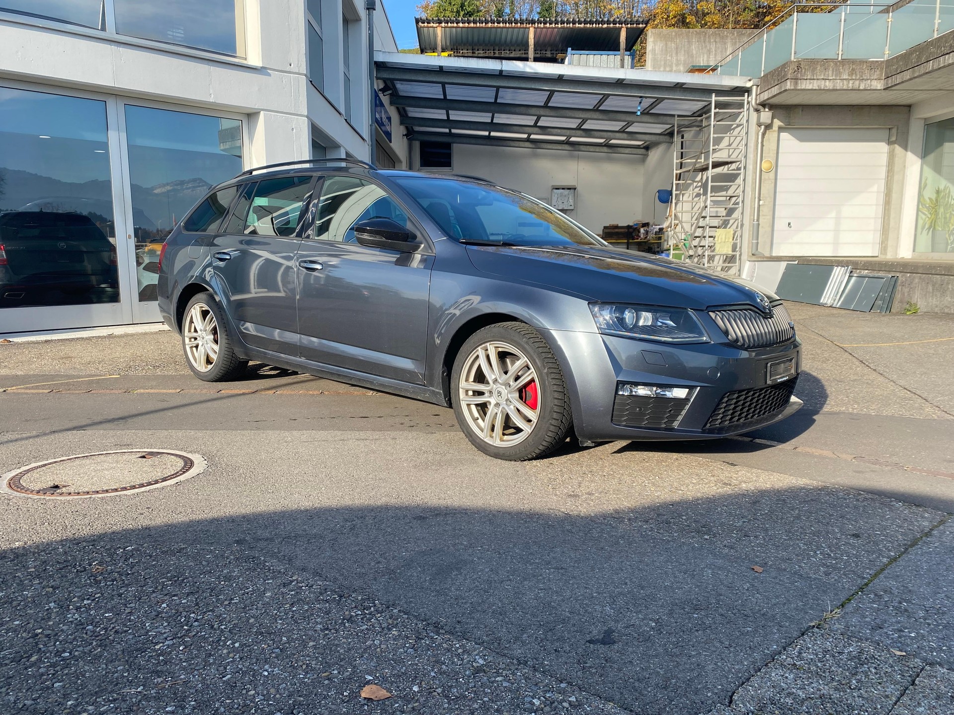 SKODA Octavia Combi 2.0 TDI 184 RS Prag 4x4 DSG-image-2