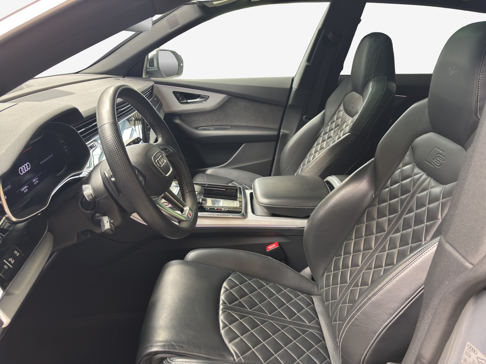 AUDI SQ8 TFSI quattro tiptronic-image-7