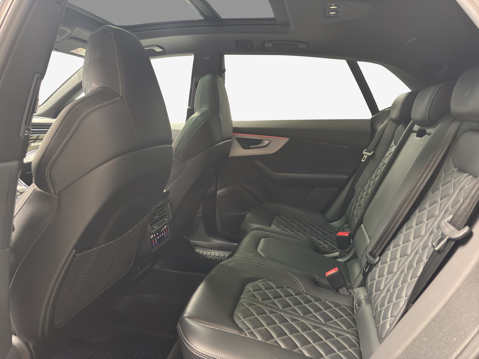 AUDI SQ8 TFSI quattro tiptronic-image-11