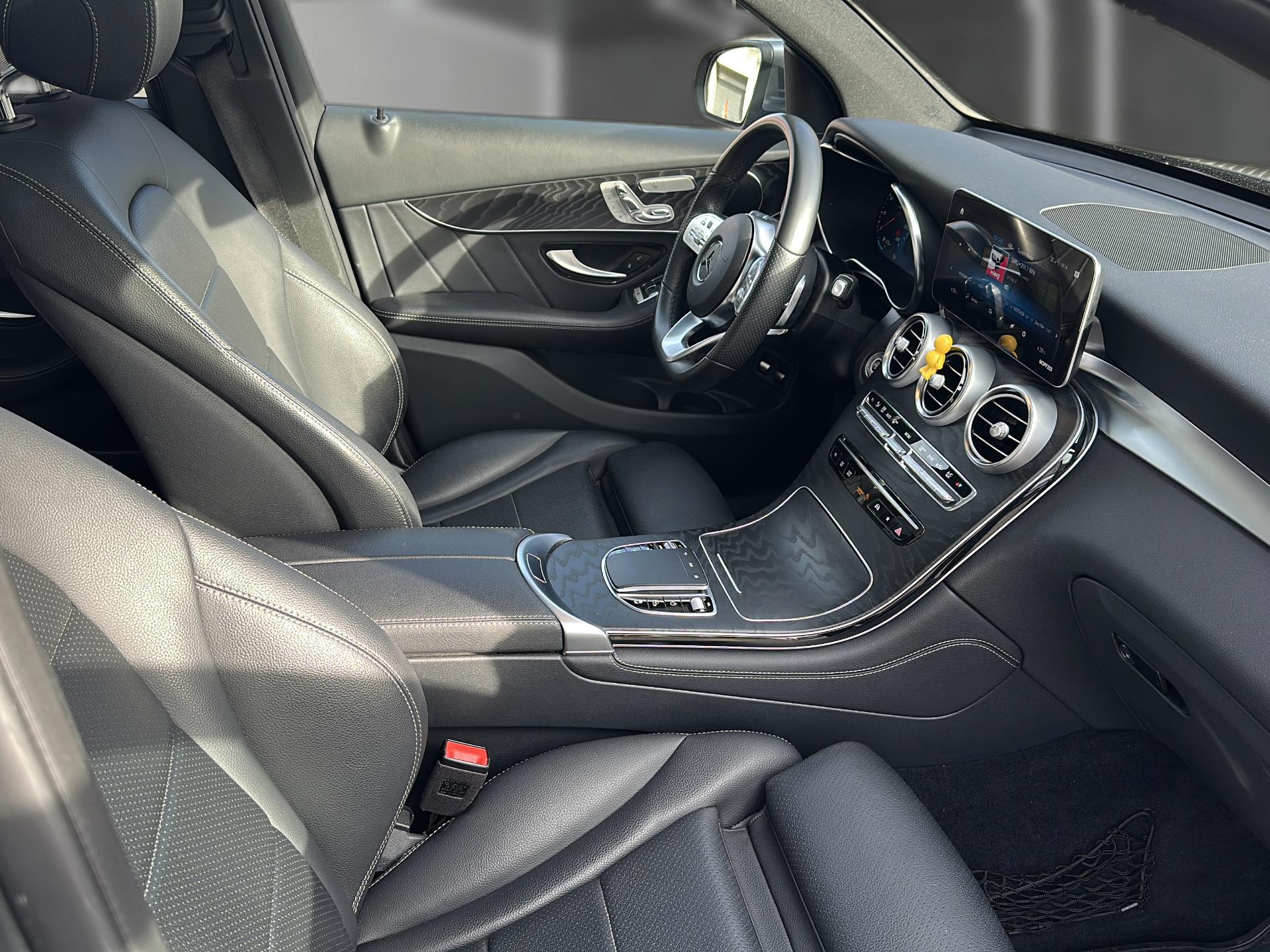 MERCEDES-BENZ GLC 220 d 4Matic 9G-Tronic-image-17