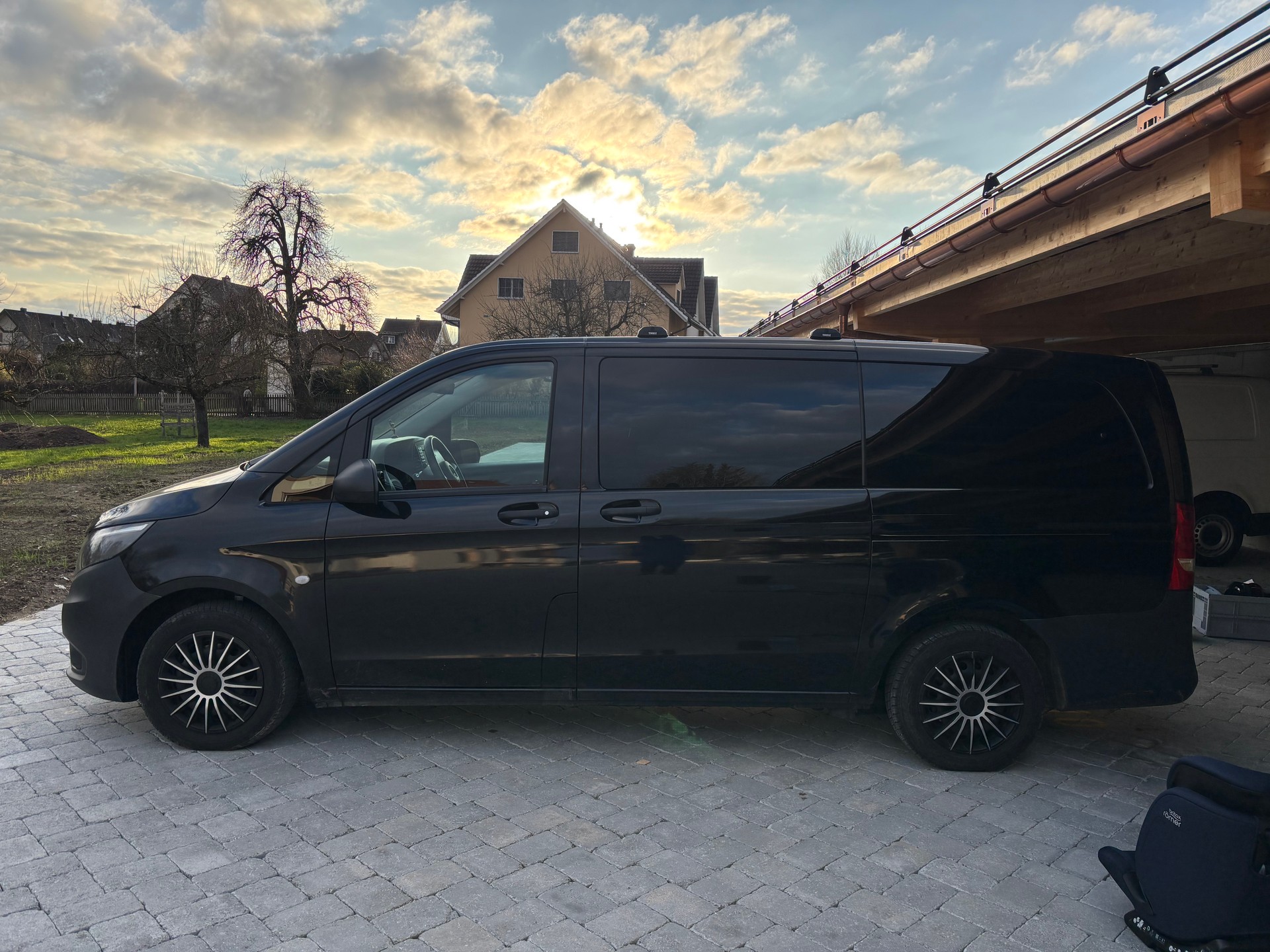 MERCEDES-BENZ Vito 111 BlueTec Tourer Pro L mit Camping ausbau-image-10