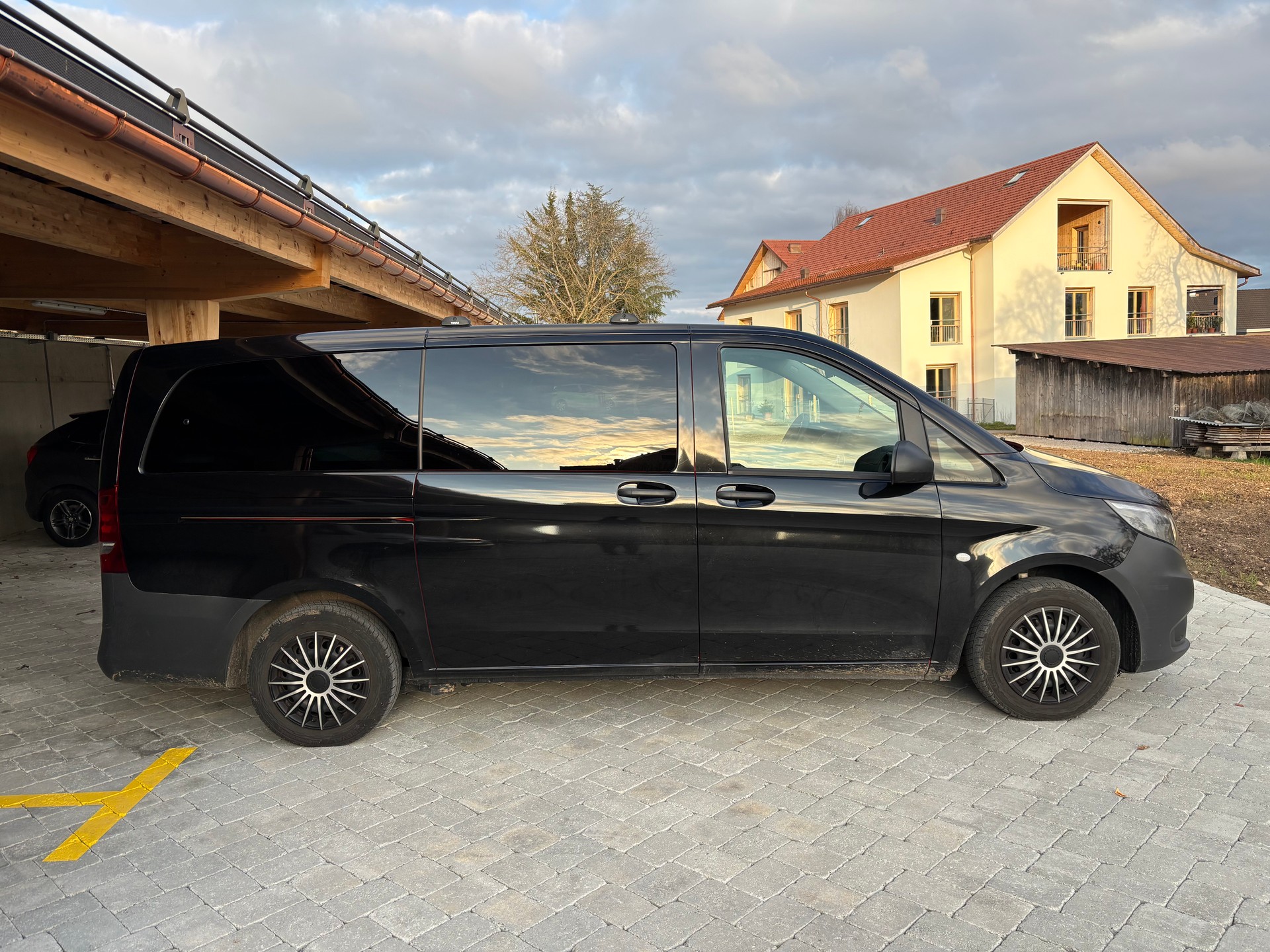 MERCEDES-BENZ Vito 111 BlueTec Tourer Pro L mit Camping ausbau-image-8