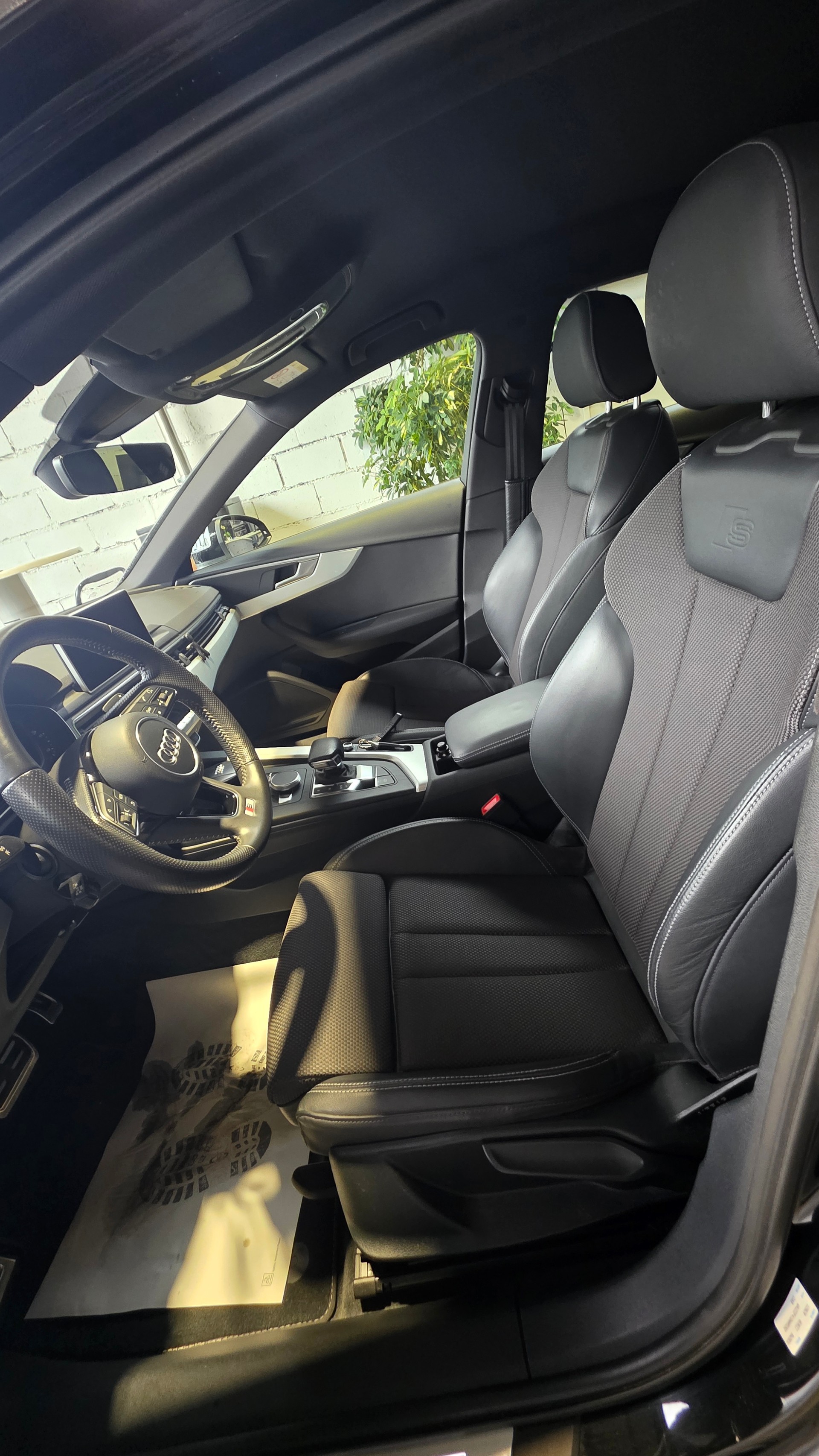 AUDI A4 Limousine 2.0 TFSI S-tronic S Line-image-7