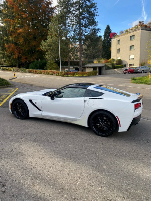 CHEVROLET Corvette Stingray-image-1